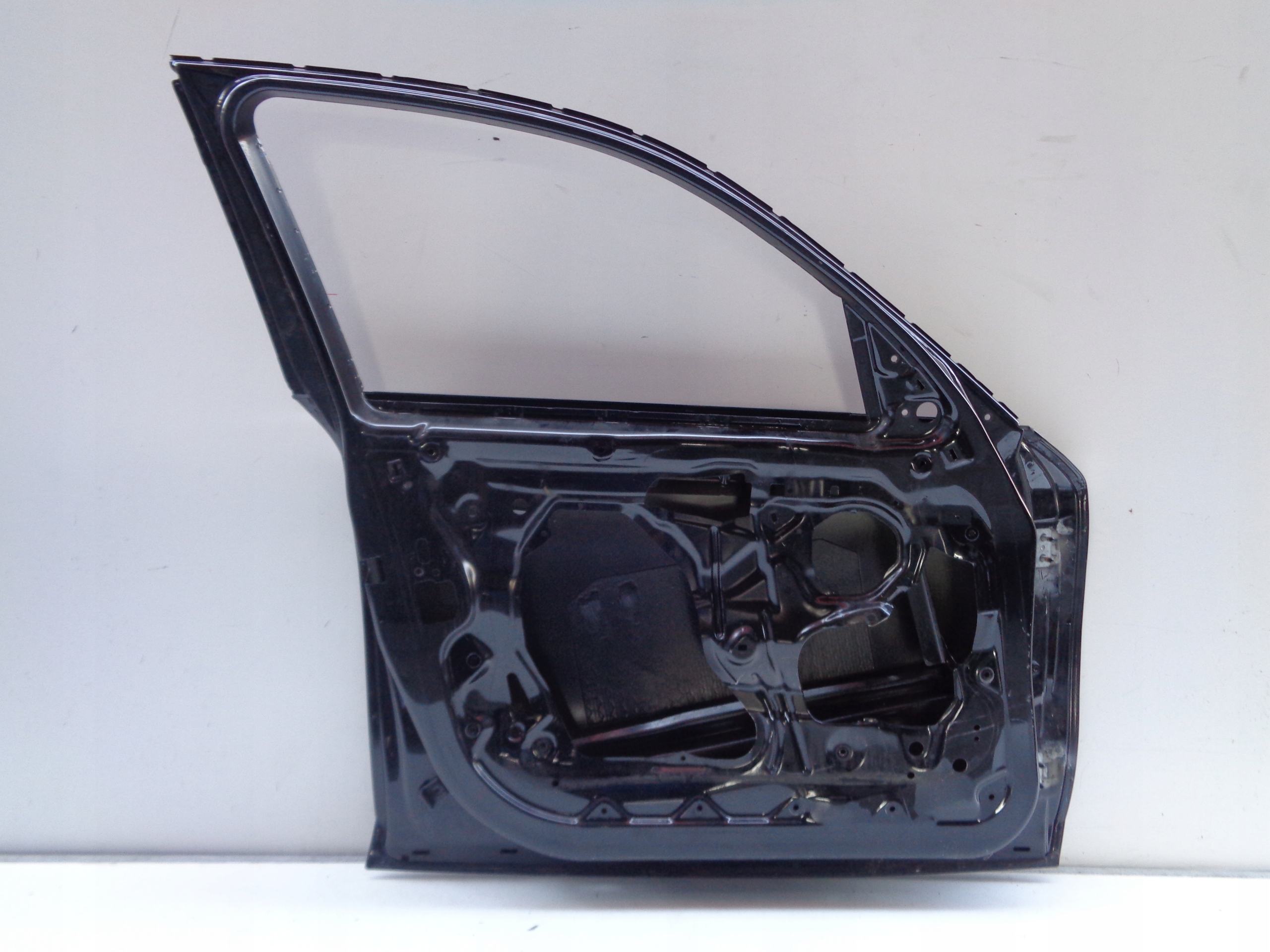 LAVE PREDNE DVERE BMW 1 E81 E87 NR 28340