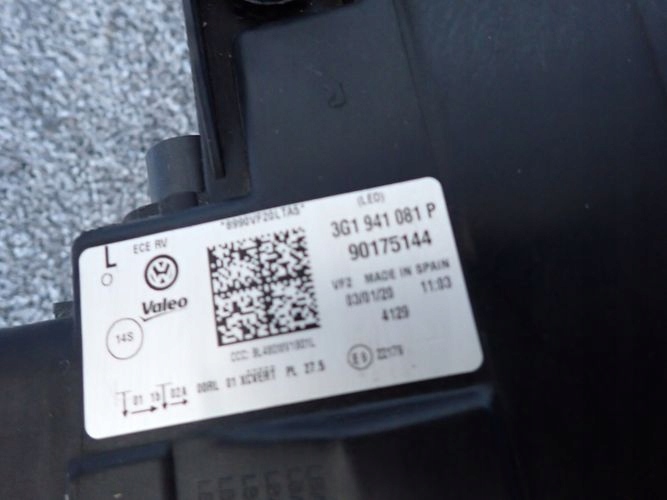 VW PASSAT  B8 FULL LED 14- LAVE PREDNE SVETLO