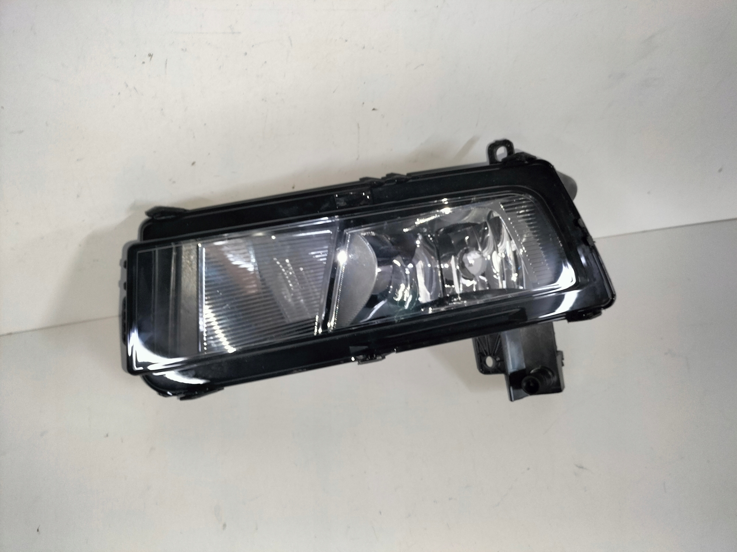 LAVA HMLOVKA VW TOURAN III 15-