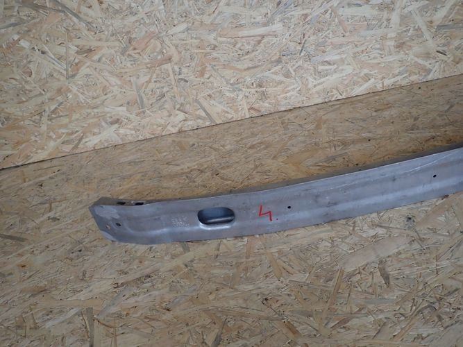 AUDI A4 B9 8W0 15- VYSTUHA PREDNEHO NARAZNIKA 8w0807113