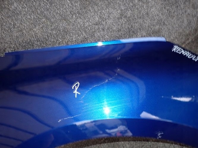 RENAULT MEGANE IV PRAVY PREDNY BLATNIK