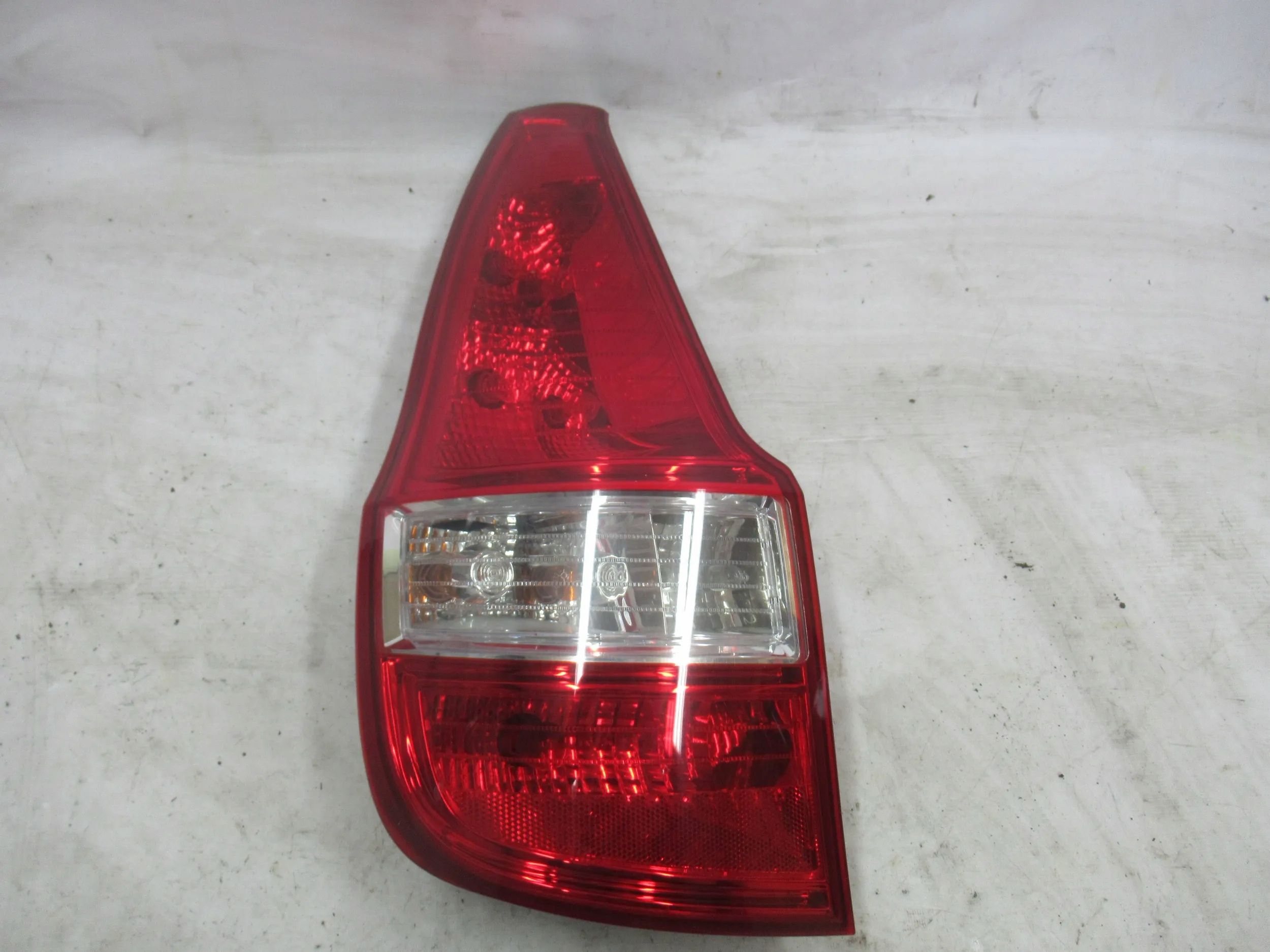 LAVE ZADNE SVETLO Hyundai i30 KOMBI 07-