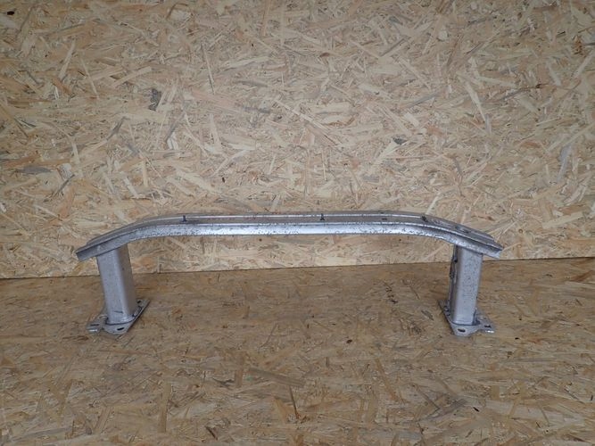 RENAULT CAPTUR 13- VYSTUHA PREDNEHO NARAZNIKA