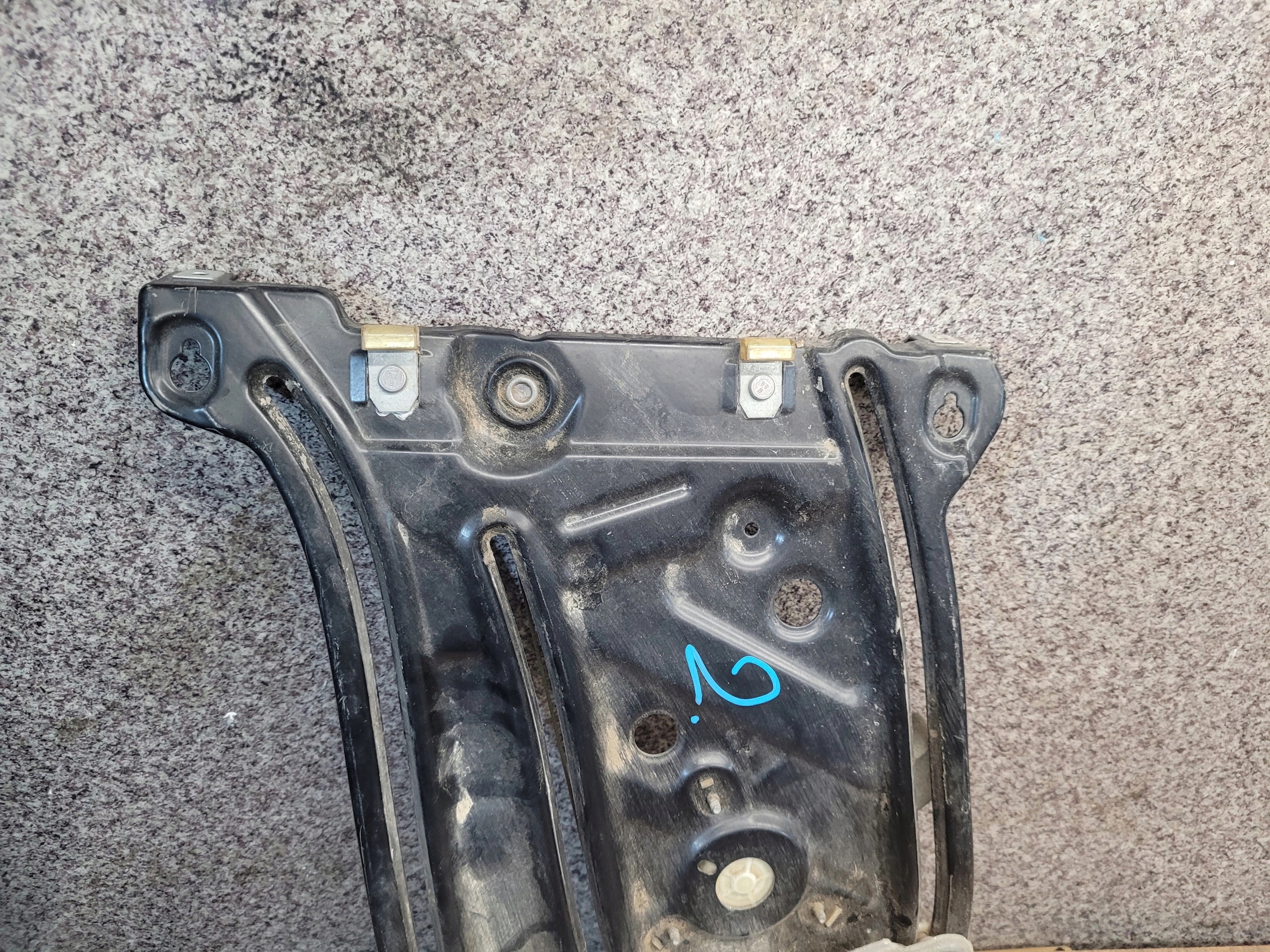 BMW 1 E88 cabrio ĽAVÉ ZADNÉ SŤAHOVANIE OKNA 7165593