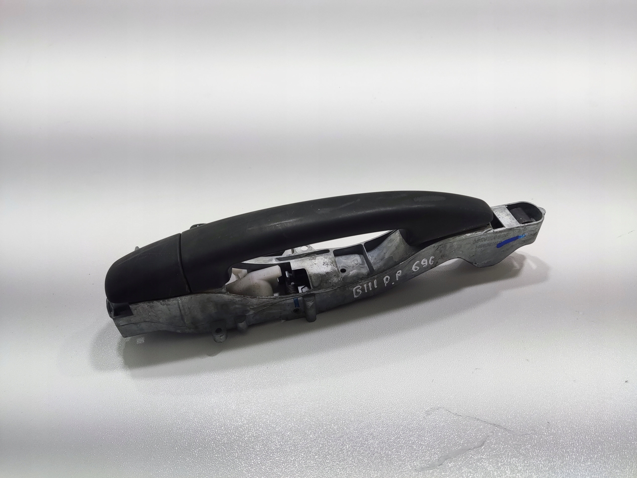 KLUCKA PRAVYCH PREDNYCH DVERI BERLINGO PARTNER III 2008-2018