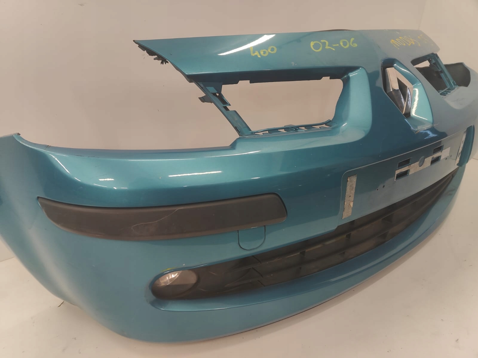 Renault Modus 02-06 PREDNÝ NÁRAZNÍK