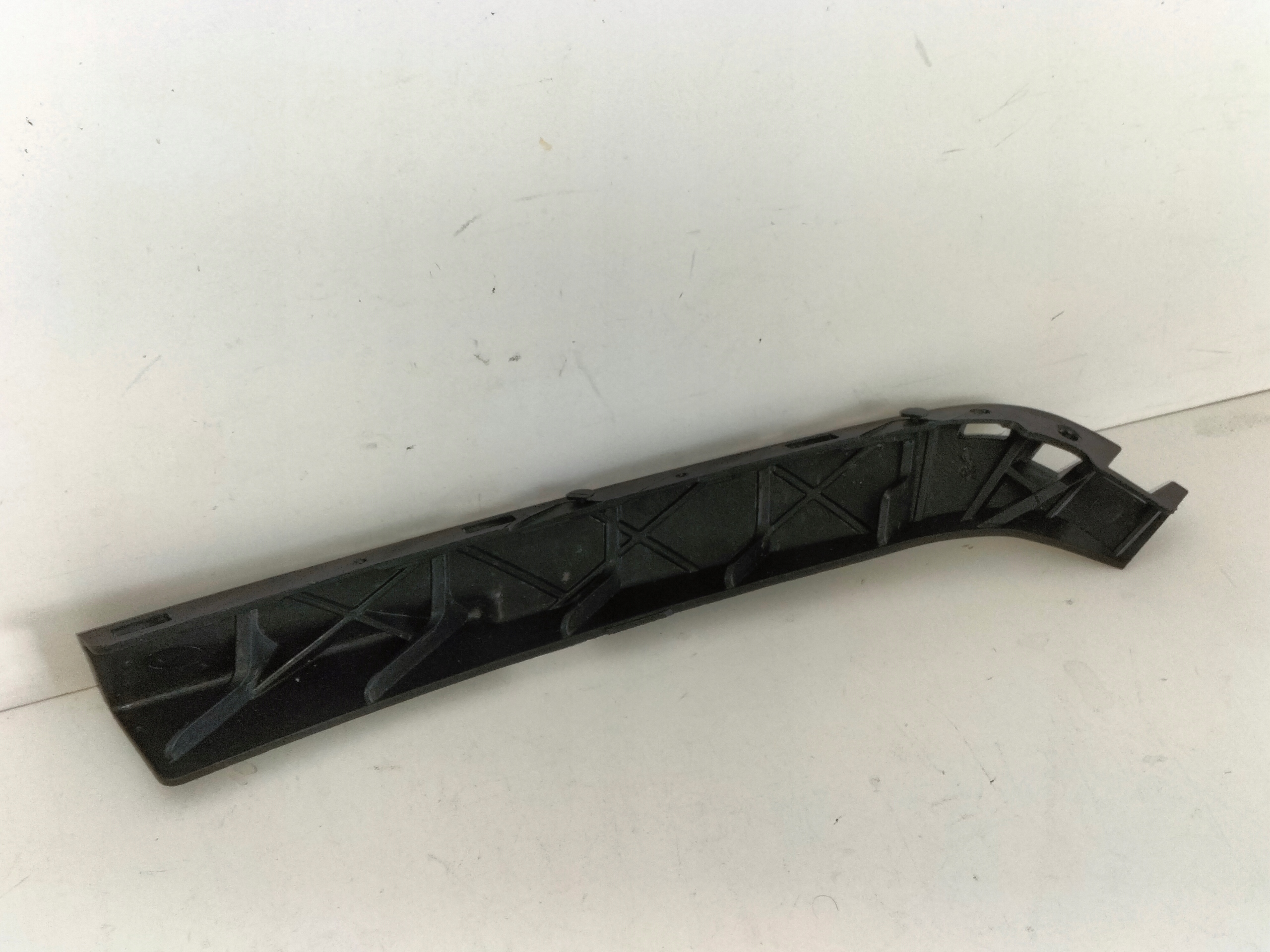 DRZIAK PREDNEHO NARAZNIKA LAVY HYUNDAI TUCSON 4 IV LIFT 24-