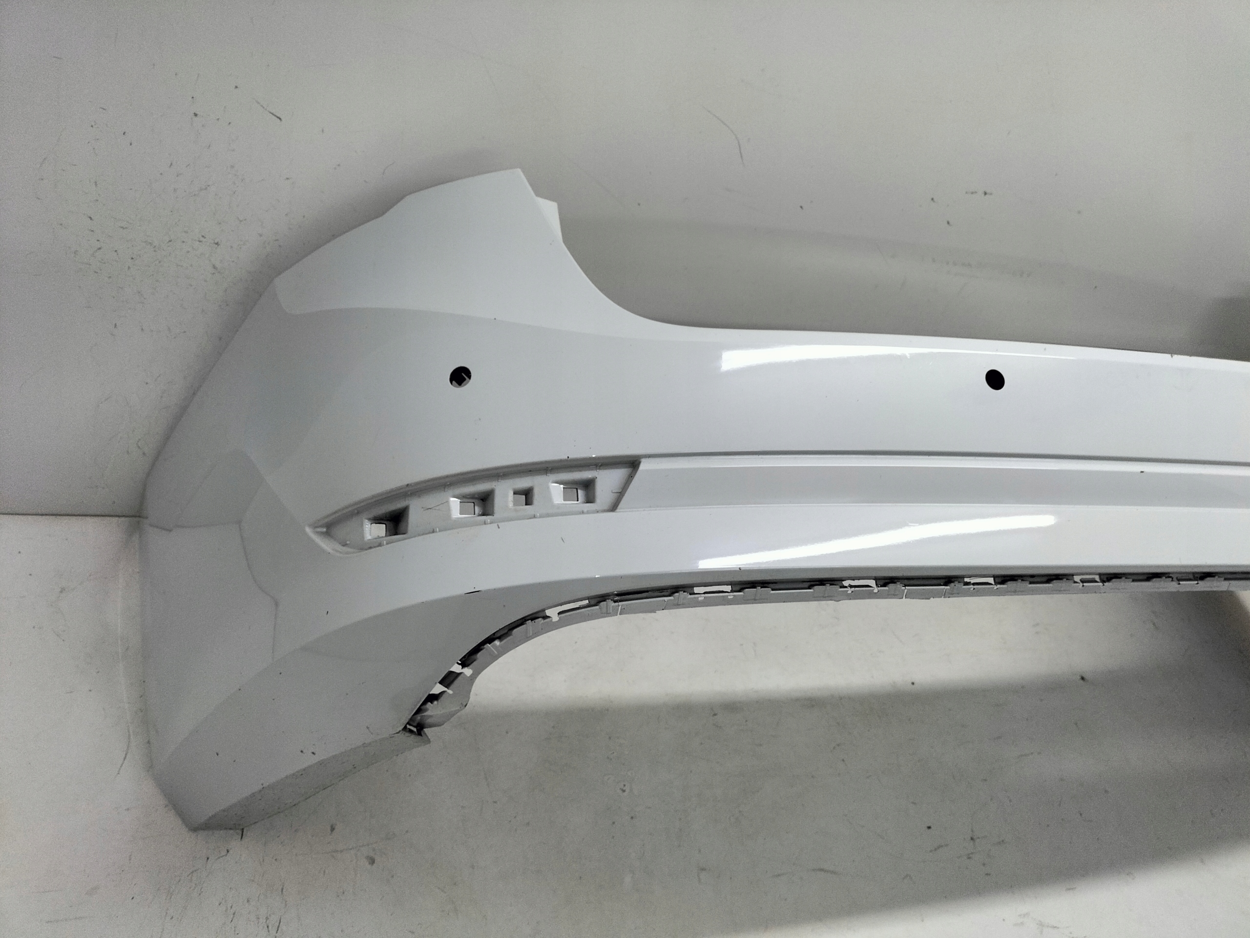 ZADNÝ NÁRAZNÍK SKODA OCTAVIA 4 IV 19- KOMBI