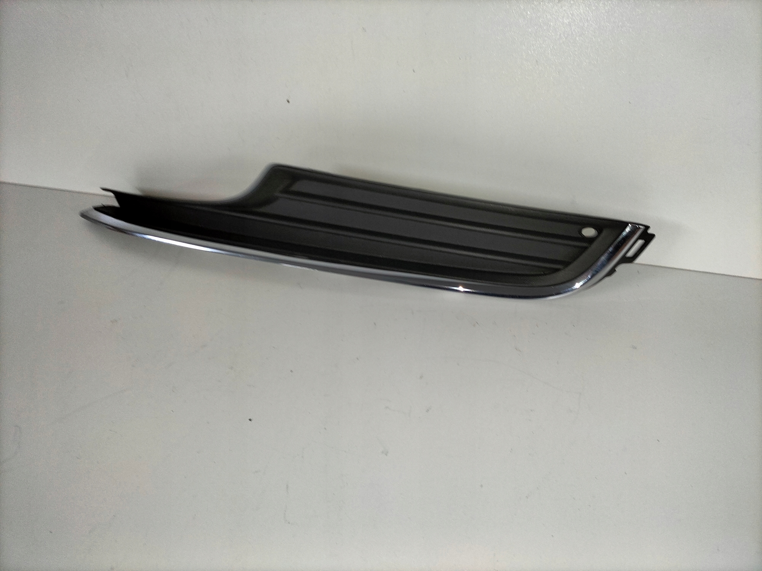 ĽAVÁ LIŠTA MRIEŽKA NÁRAZNÍKA VW GOLF 7 VII 12-17 SPODNA