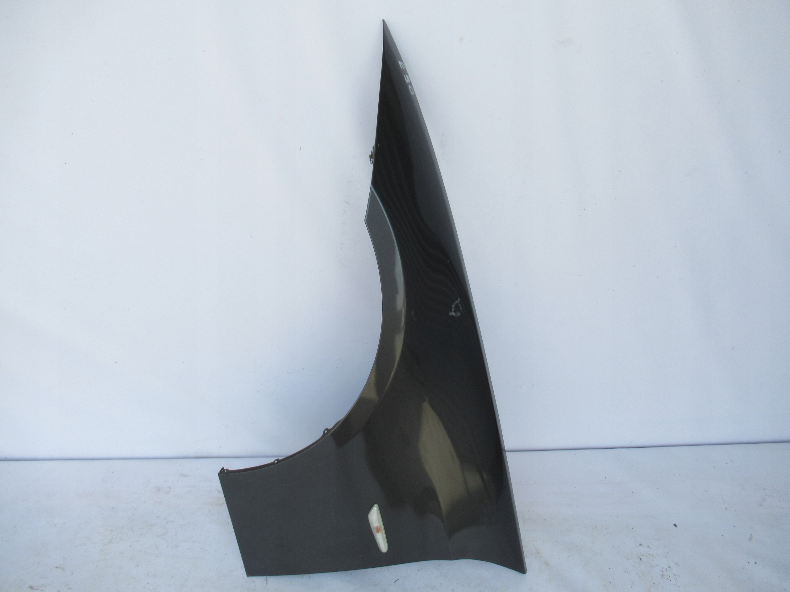 ĽAVÝ PREDNÝ BLATNÍK BMW 3 E90 E91