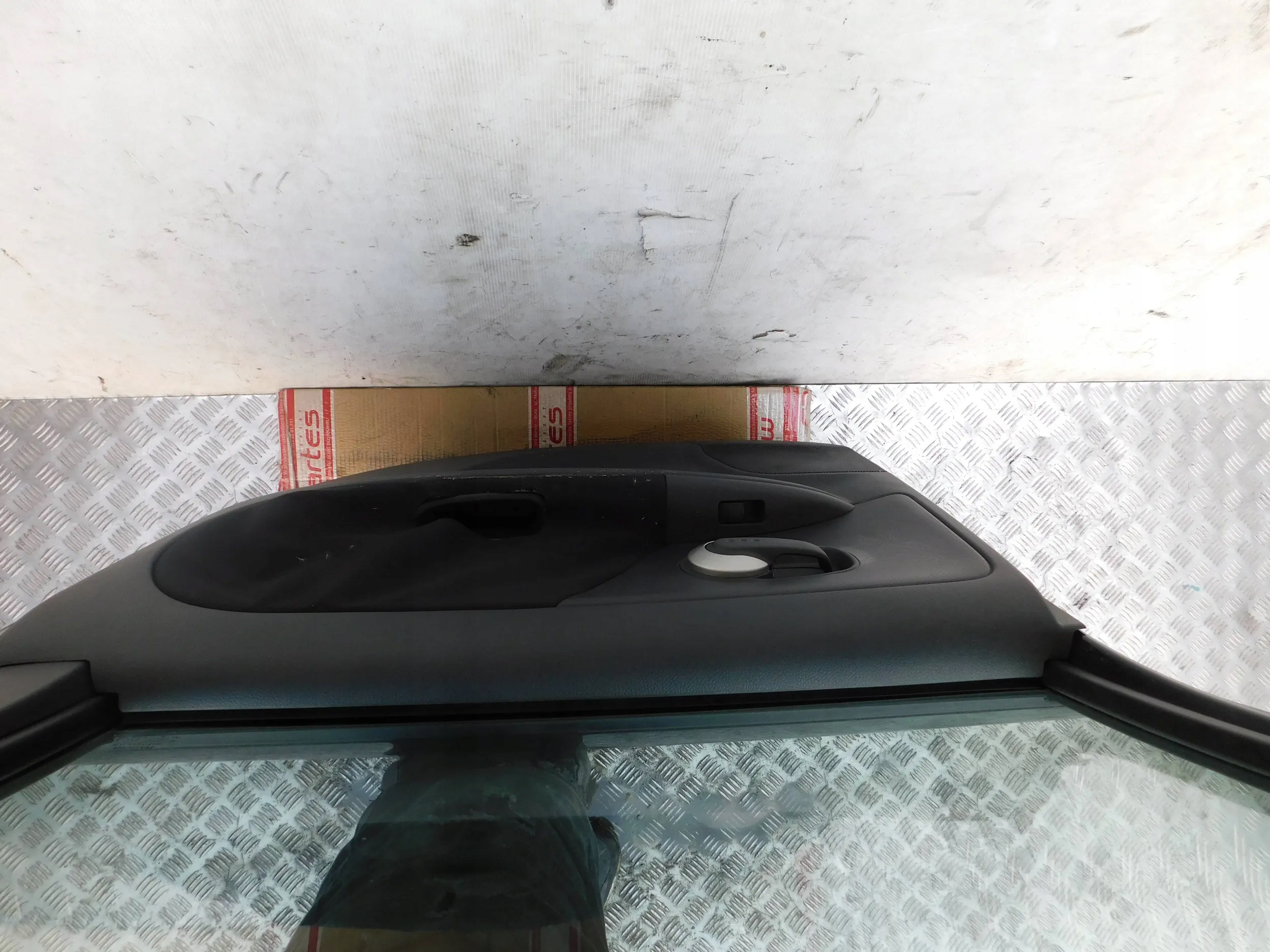 PRAVE ZADNE DVERE NISSAN NOTE 06-