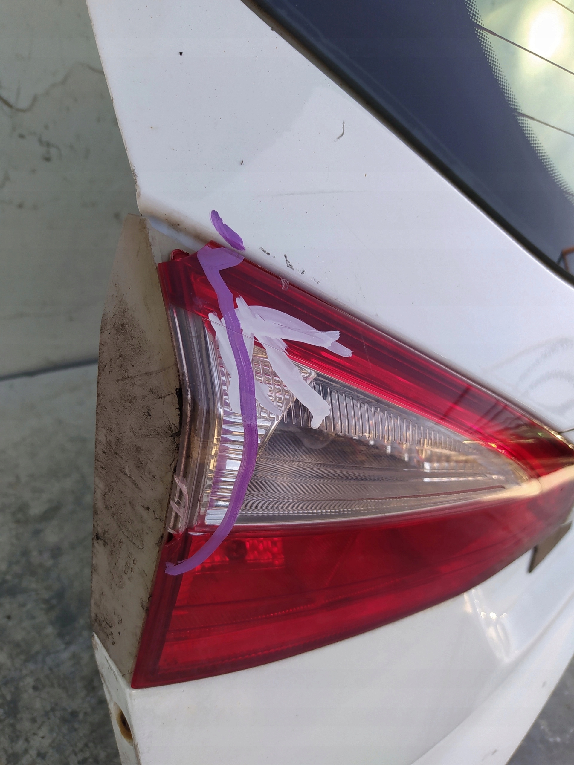 FORD FOCUS MK3 KOMBI ZADNÁ KAPOTA