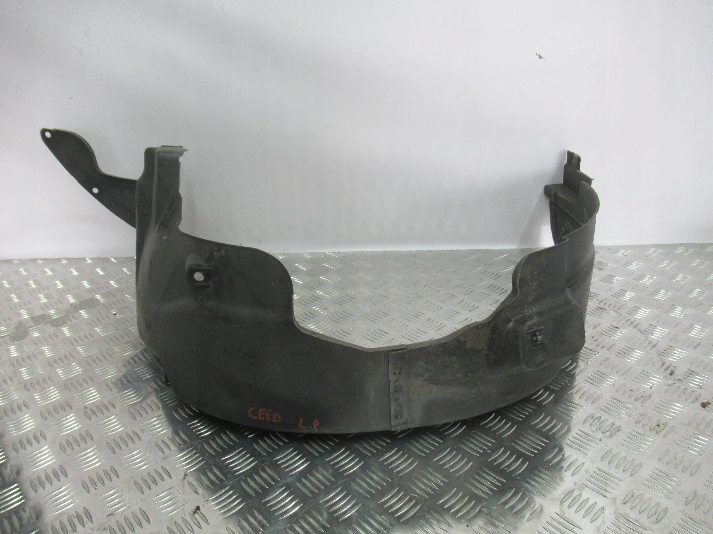 ĽAVÝ PODBLATNÍK KIA CEED I 06-