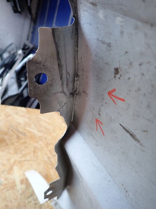 VW CRAFTER II MAN TGE 17- ĽAVÝ PREDNÝ BLATNÍK