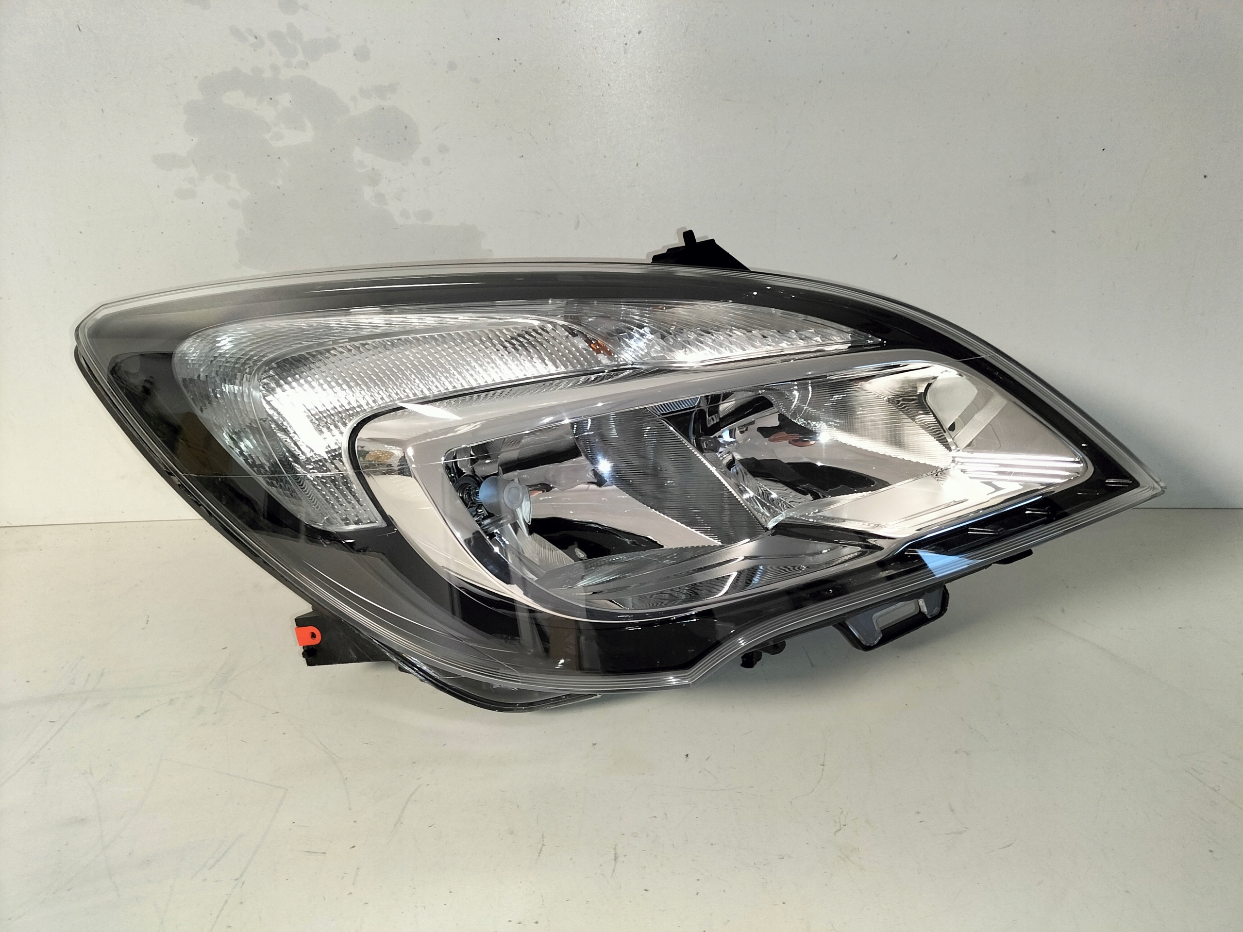 PRAVE PREDNE SVETLO OPEL MERIVA B LIFT 14-
