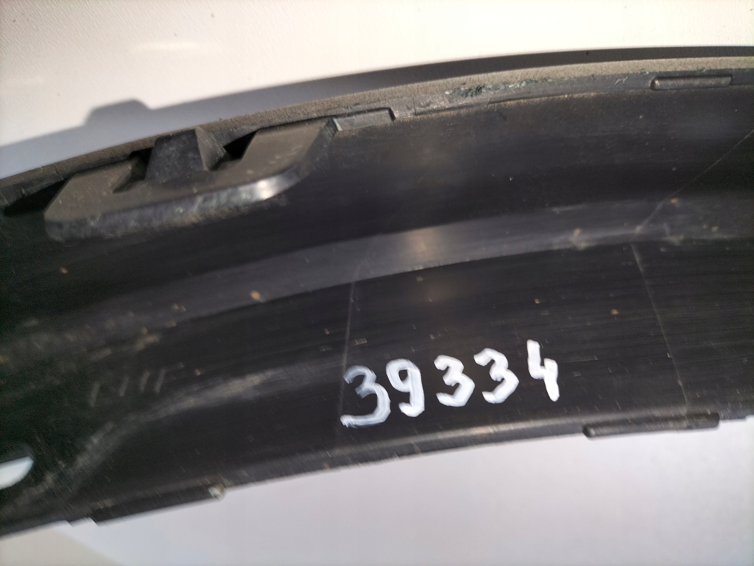 LIŠTA ĽAVÉHO PREDNÉHO BLATNÍKA BMW X5 F15 13- koła 20