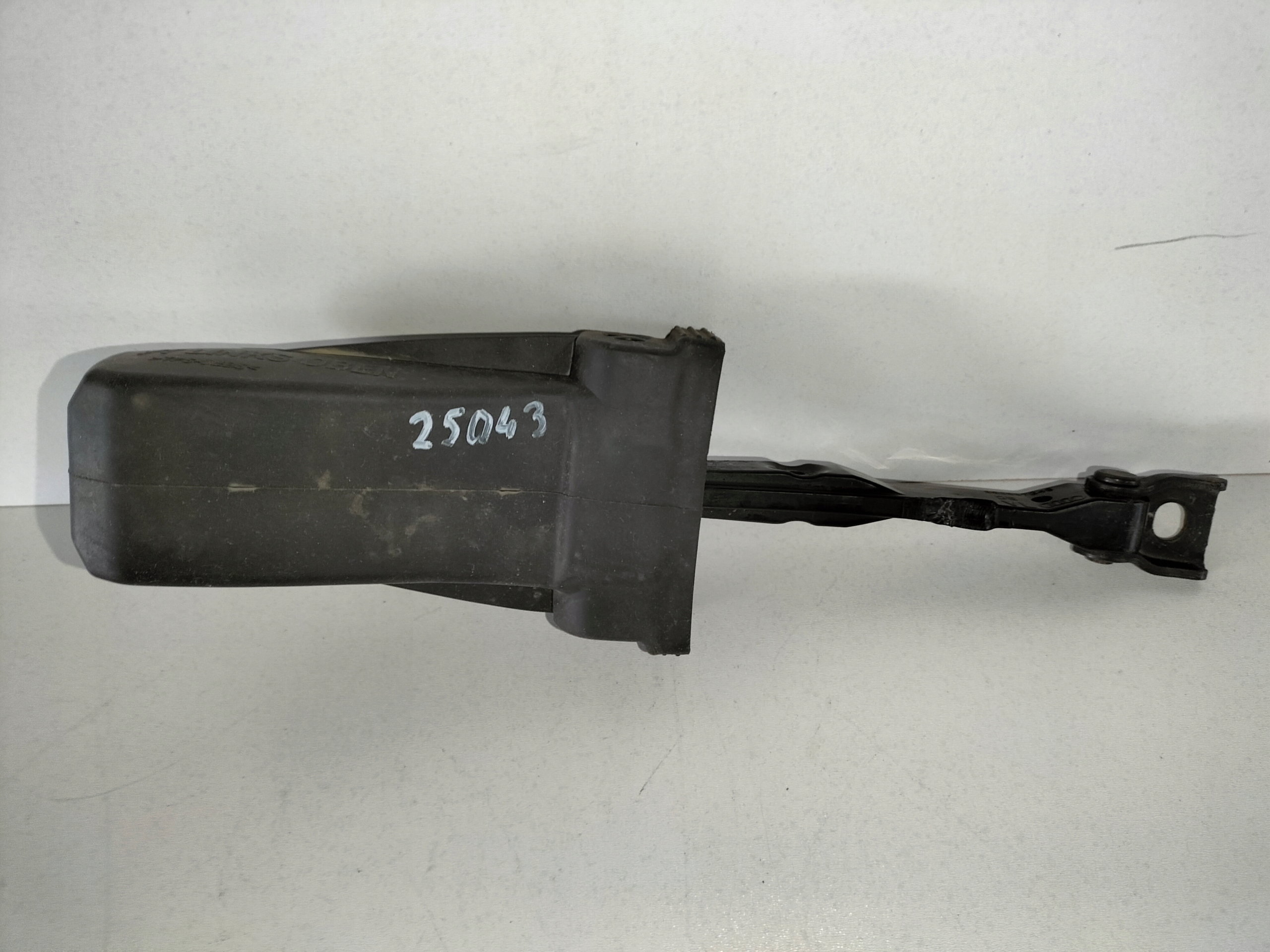 DORAZ PREDNYCH DVERI AUDI TT 8S0 14-