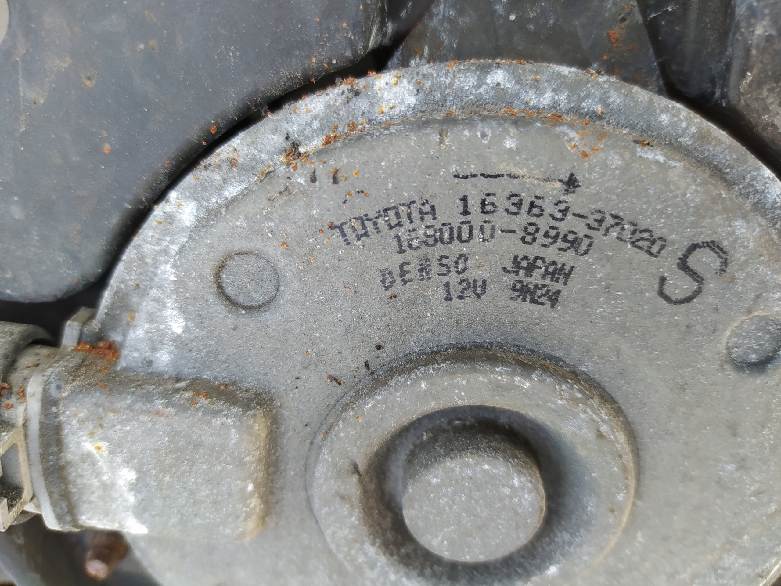 TOYOTA PRIUS III 3 08- PREDNE CELO