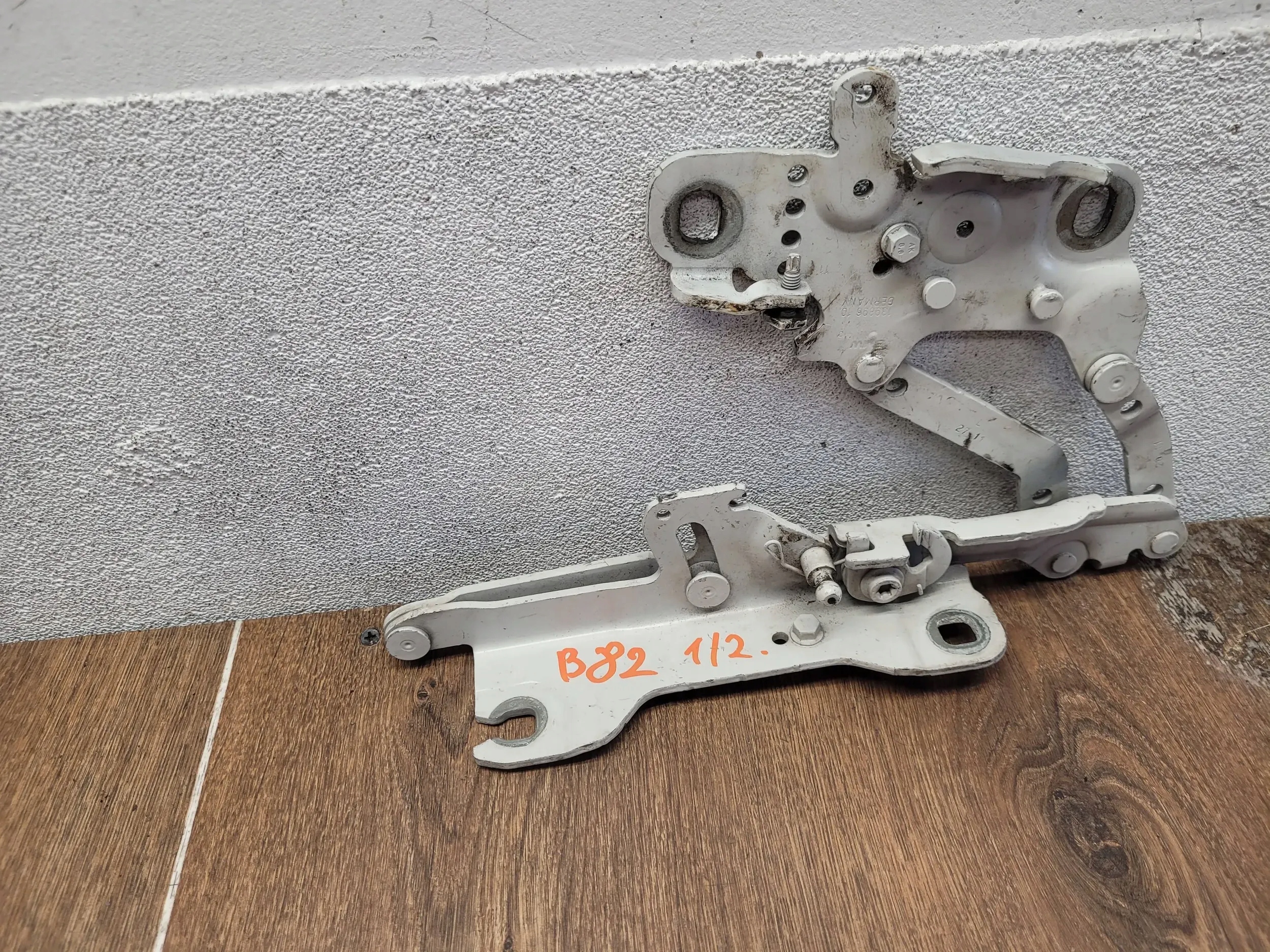 BMW 1 F20 F21 13989610 LAVY PANT PREDNEJ KAPOTY