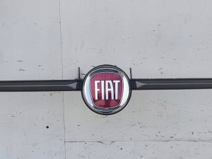 Fiat 500X 735692166 MASKA MRIEZKA LISTA CHLADIČA Fiat 500X 735692166 MASKA MRIEZKA LISTA CHLADIČA