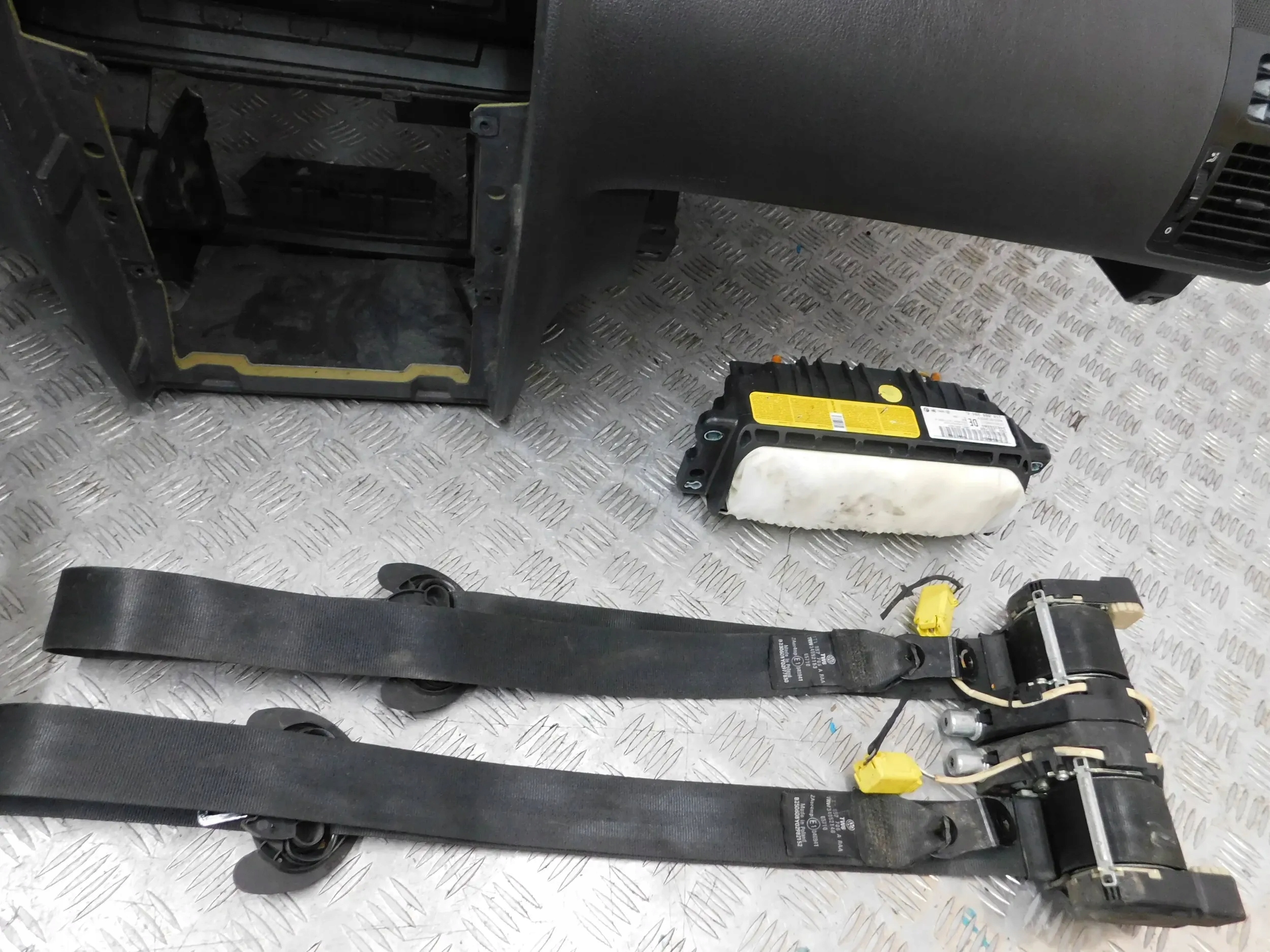 DOSKA AIRBAG PÁSY VW TOURAN I LIFT 07-10