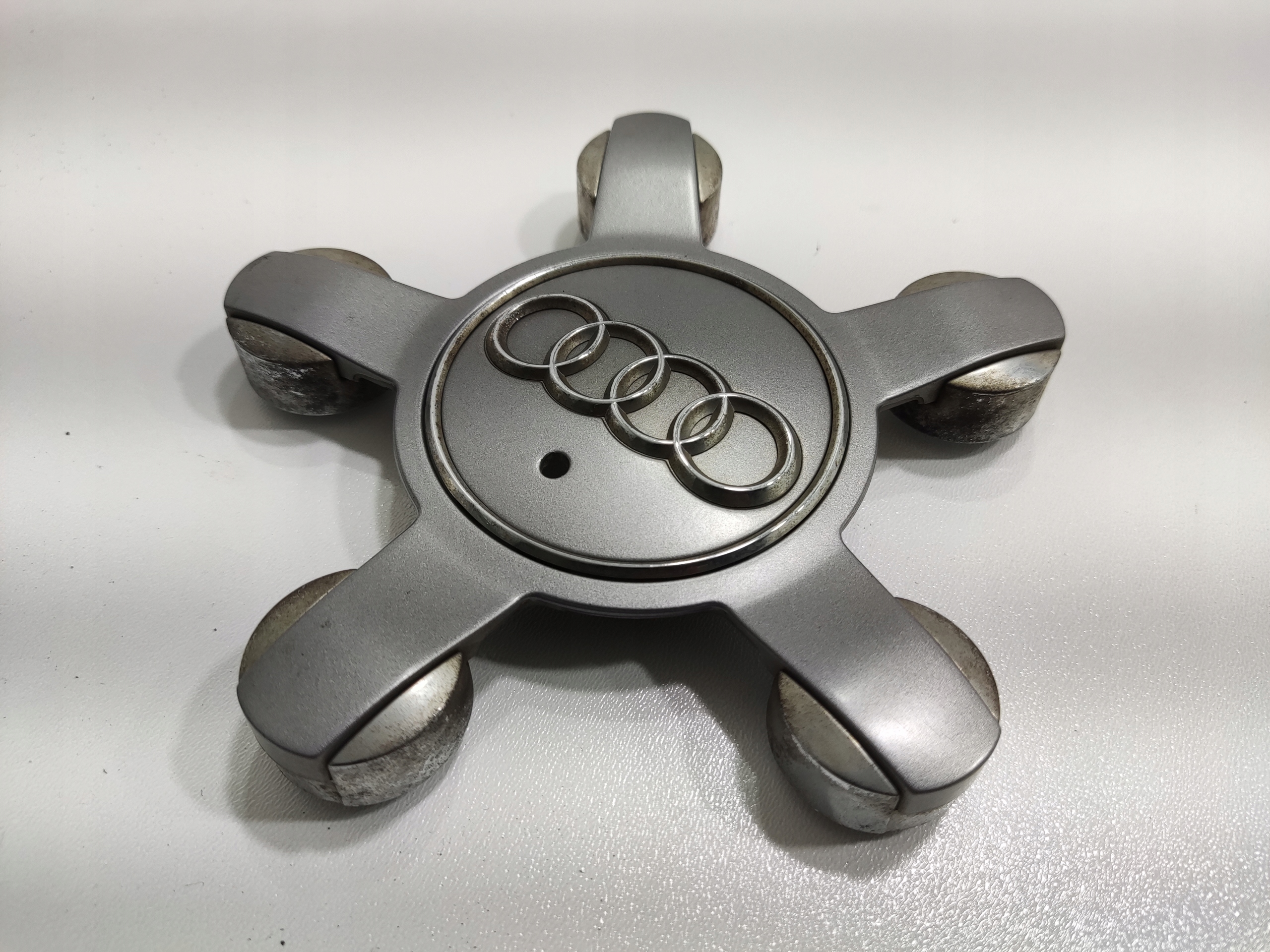 ORIGINALNY PUKLICA HLINIKOVEHO DISKU AUDI Q5 I 8R 8R0601165 2008-16
