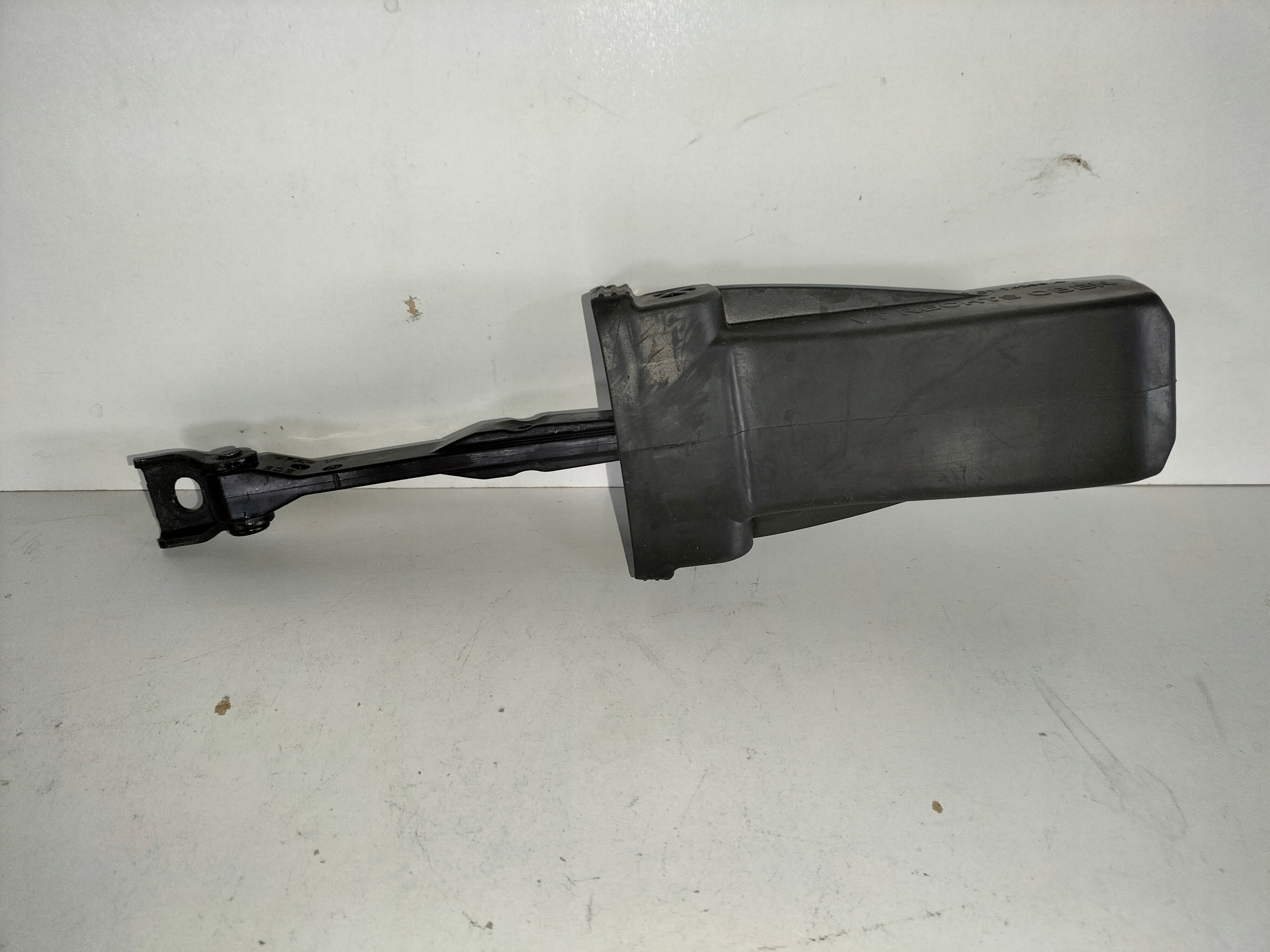 DORAZ PREDNYCH DVERI AUDI TT 8S0 14-
