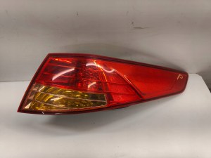 Kia optima III lift 2013 92402-2T0 ZADNE SVETLONA ZADNA PRAVA Kia optima III lift 2013 92402-2T0 ZADNE SVETLONA ZADNA PRAVA