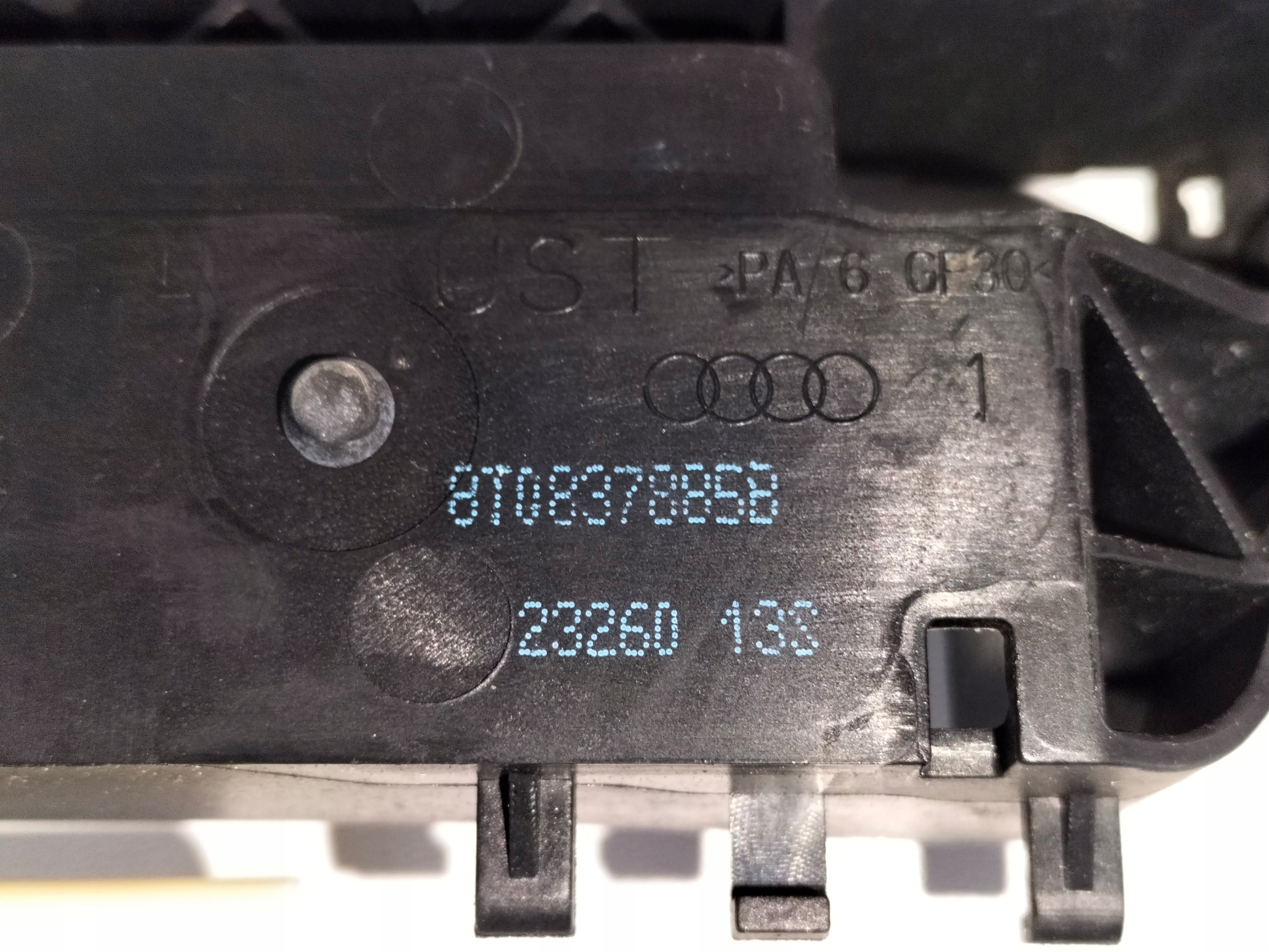 ZAMOK LAVYCH PREDNYCH DVERI AUDI A1 10- A4 B8 07- A6 C7