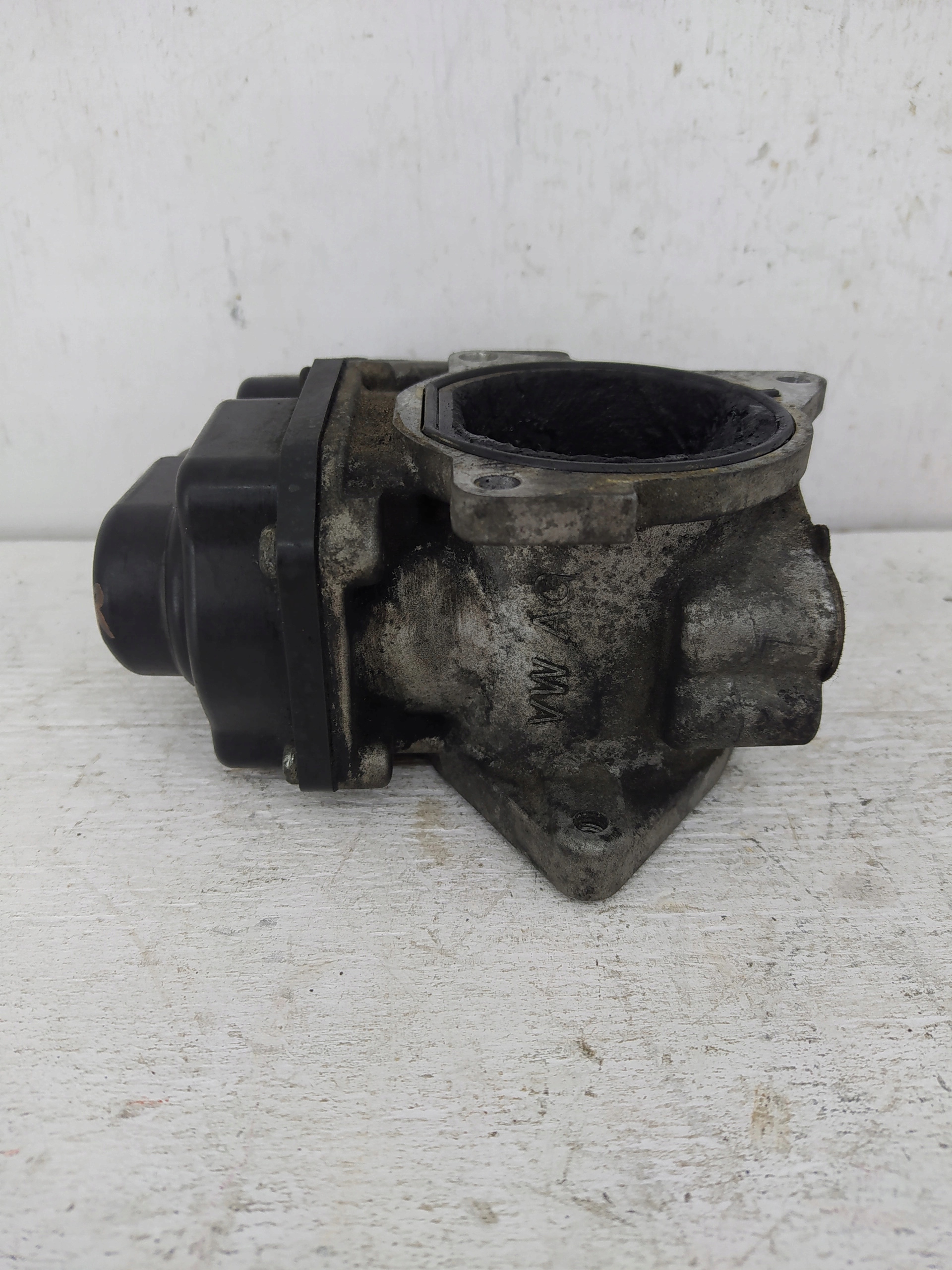 VW PASSAT B7 2.0 TDI EGR VENTIL 03L131501D