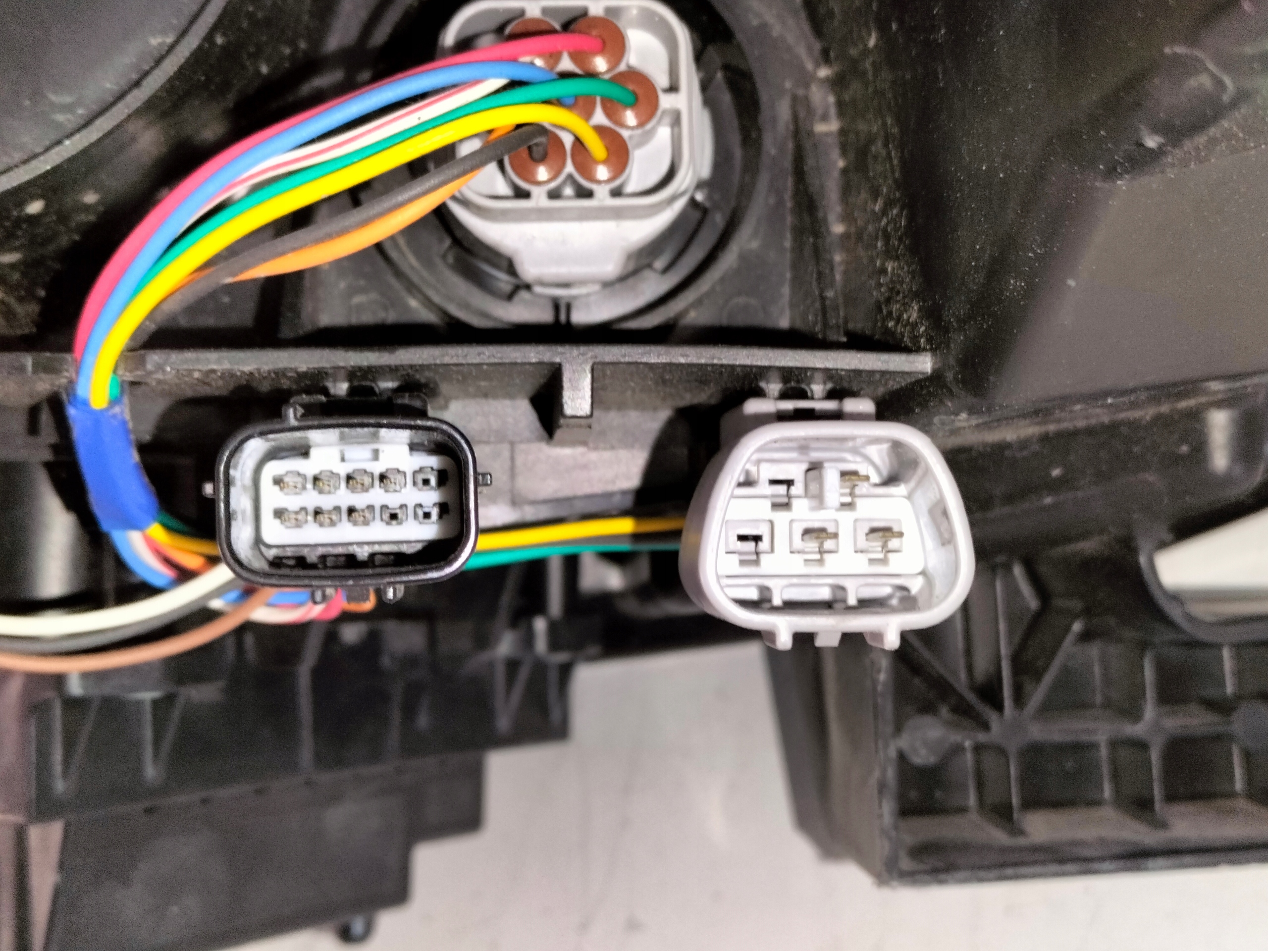PRAVE PREDNE SVETLO MITSUBISHI ECLIPSE CROSS 17- FULL LED