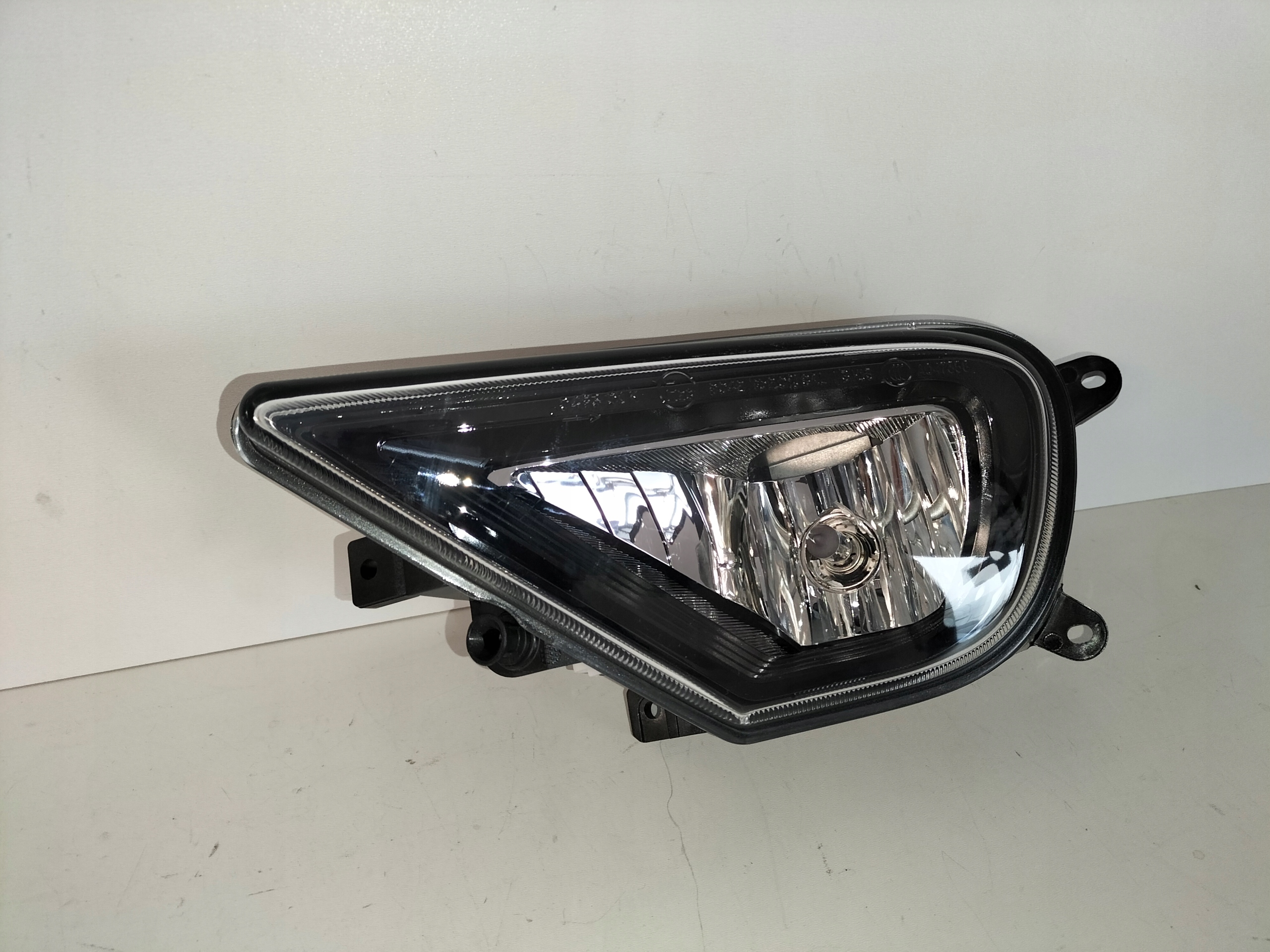 HMLOVKA ĽAVÉ SVETLO VW TOUAREG II LIFT 14-18