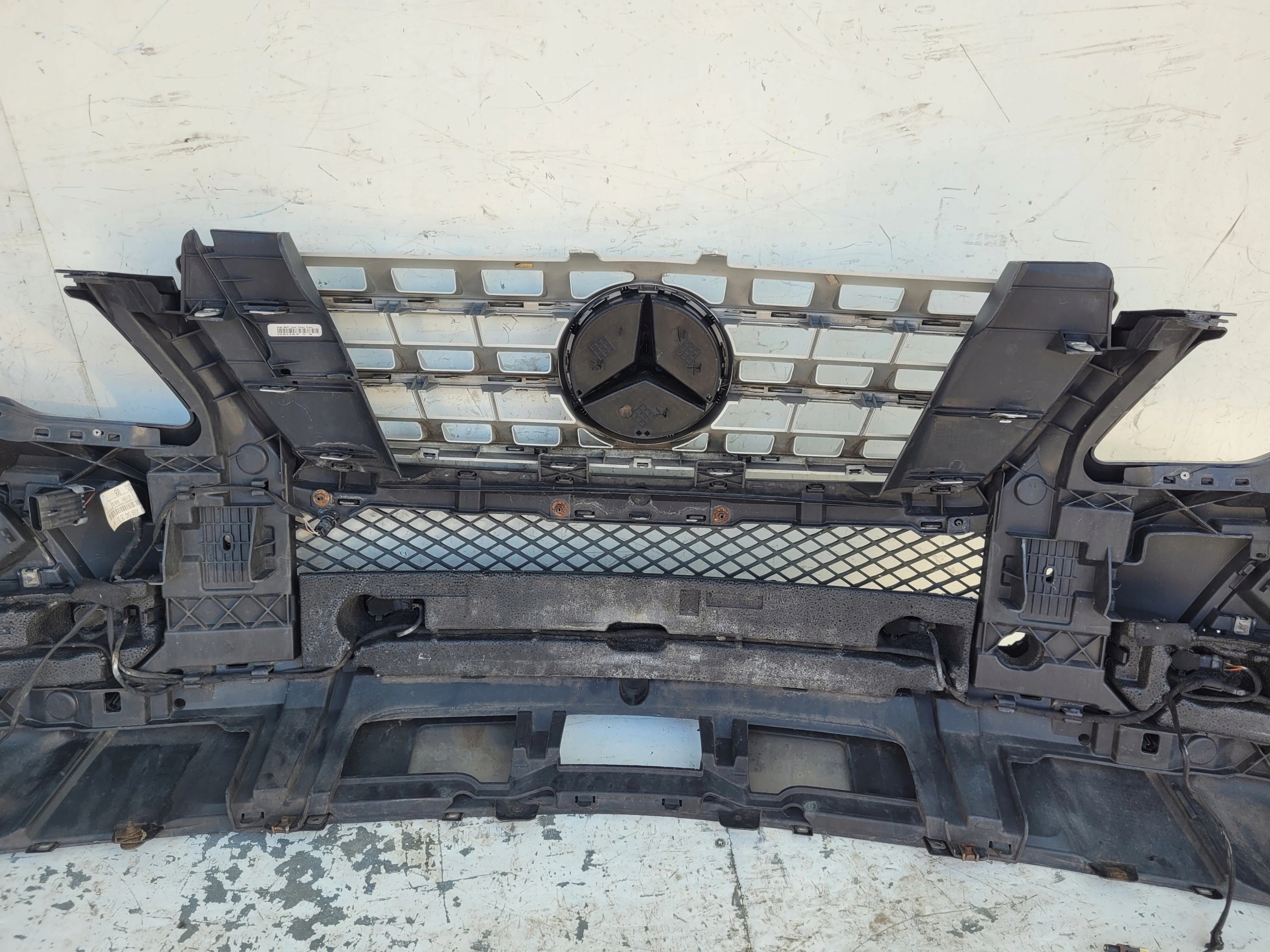 MERCEDES ML W 164 W164 LIFT PREDNÝ NÁRAZNÍK
