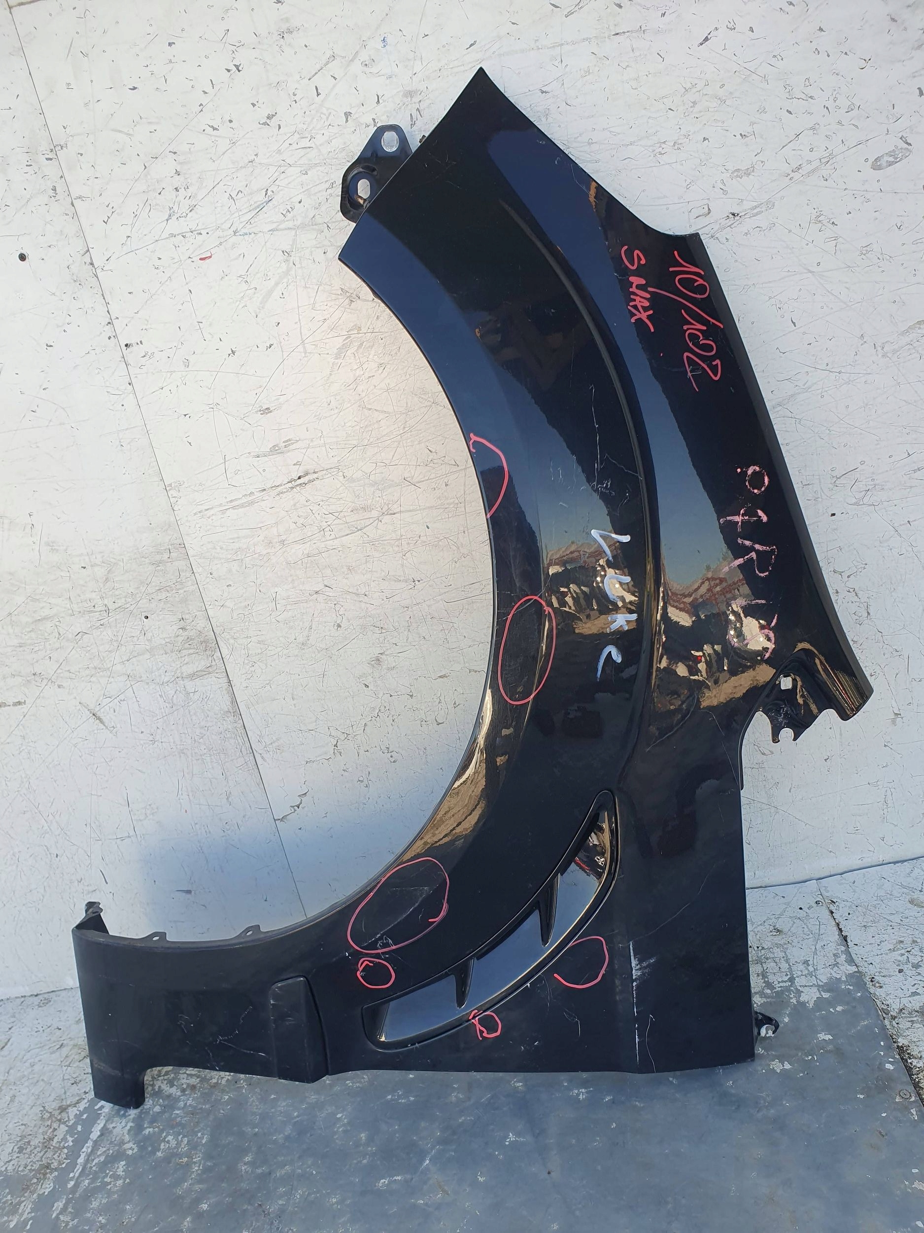 Nissan QASHQAI j10 lift ĽAVÝ PREDNÝ BLATNÍK