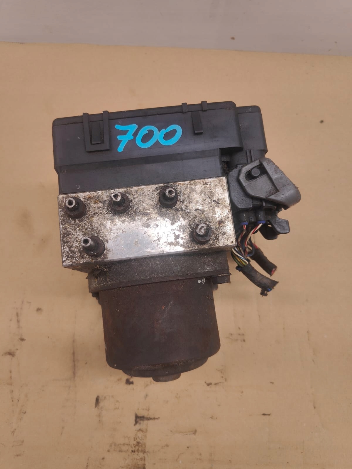 Mitsubishi L200 MR449642 POMPPA HAMULCOWA ABS