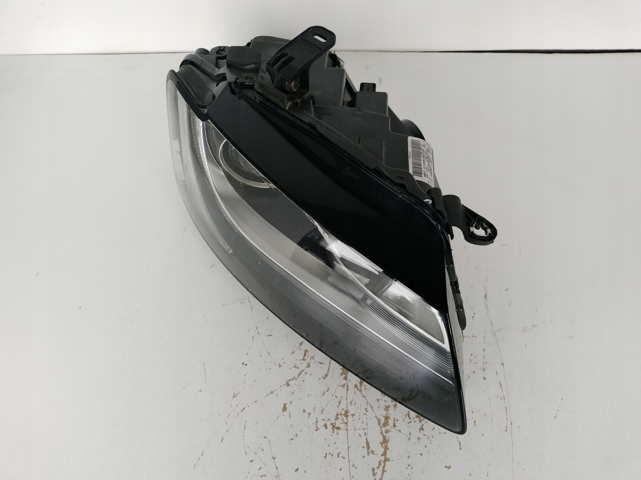 PRAVE PREDNE SVETLO AUDI A5 8T 8T0 07-11 XENON LED NIENATAČACI