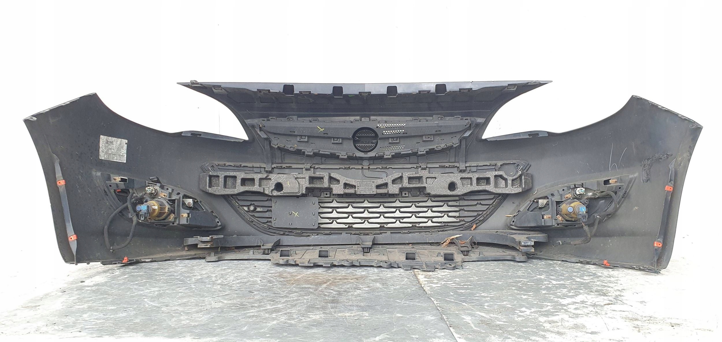 Opel Astra J LIFT PREDNÝ NÁRAZNÍK 13368660