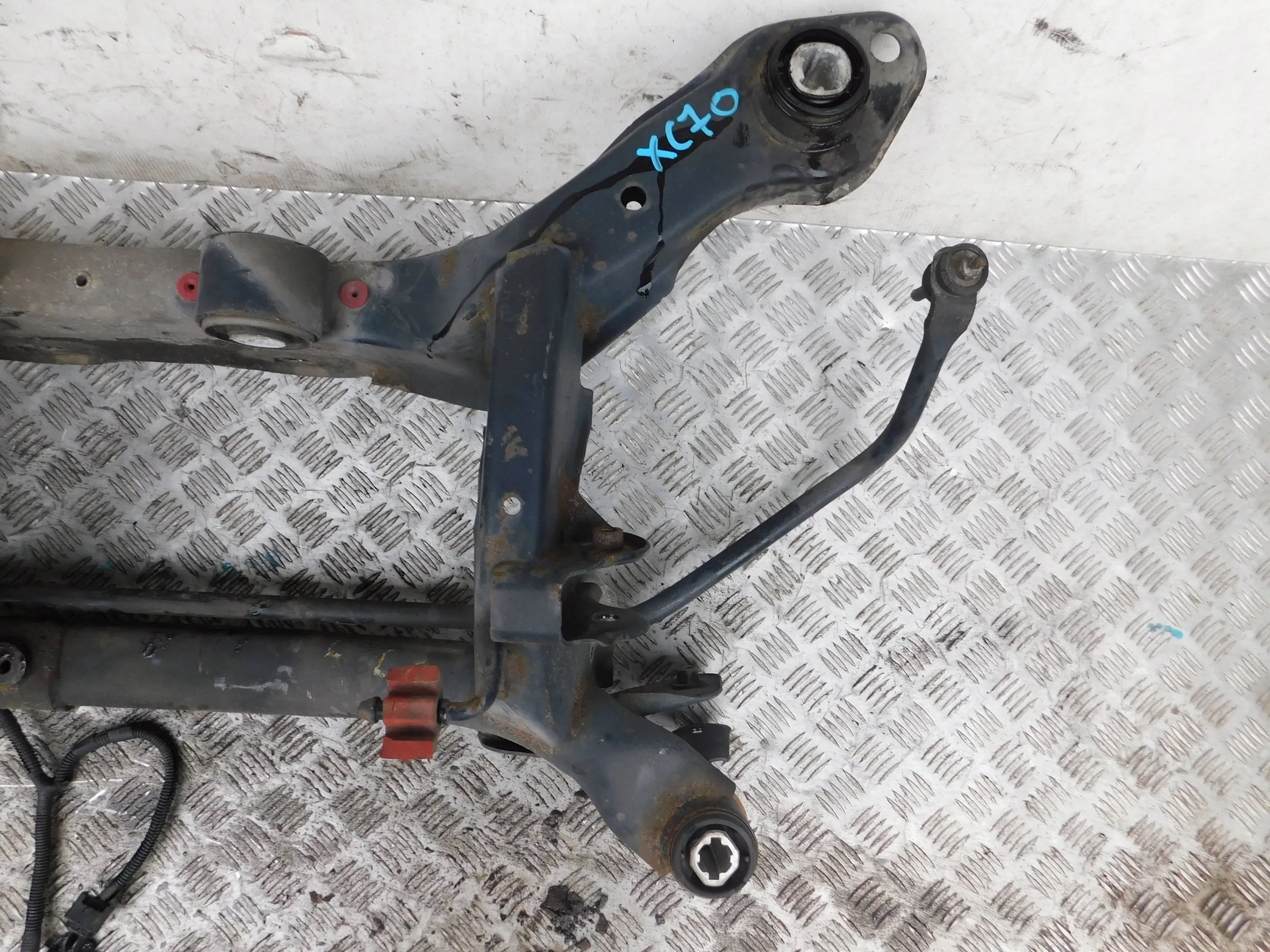 ZADNÁ NÁPRAVA VOLVO XC70 II 07-