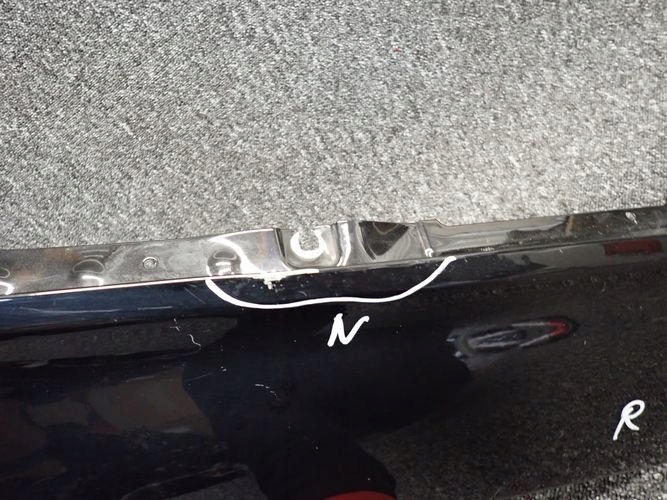 BMW X1 F48 15- PRAVY PREDNY BLATNIK