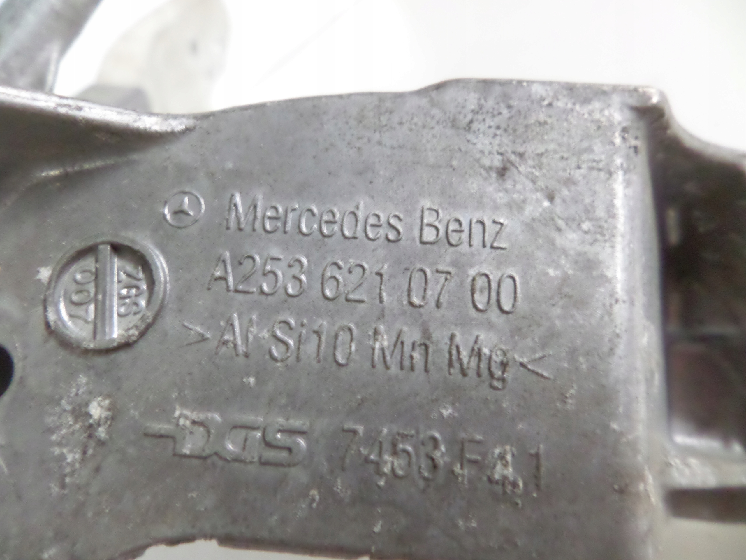 PRAVY PREDNY OKULIAR CELO MERCEDES E KLASA W213 16-