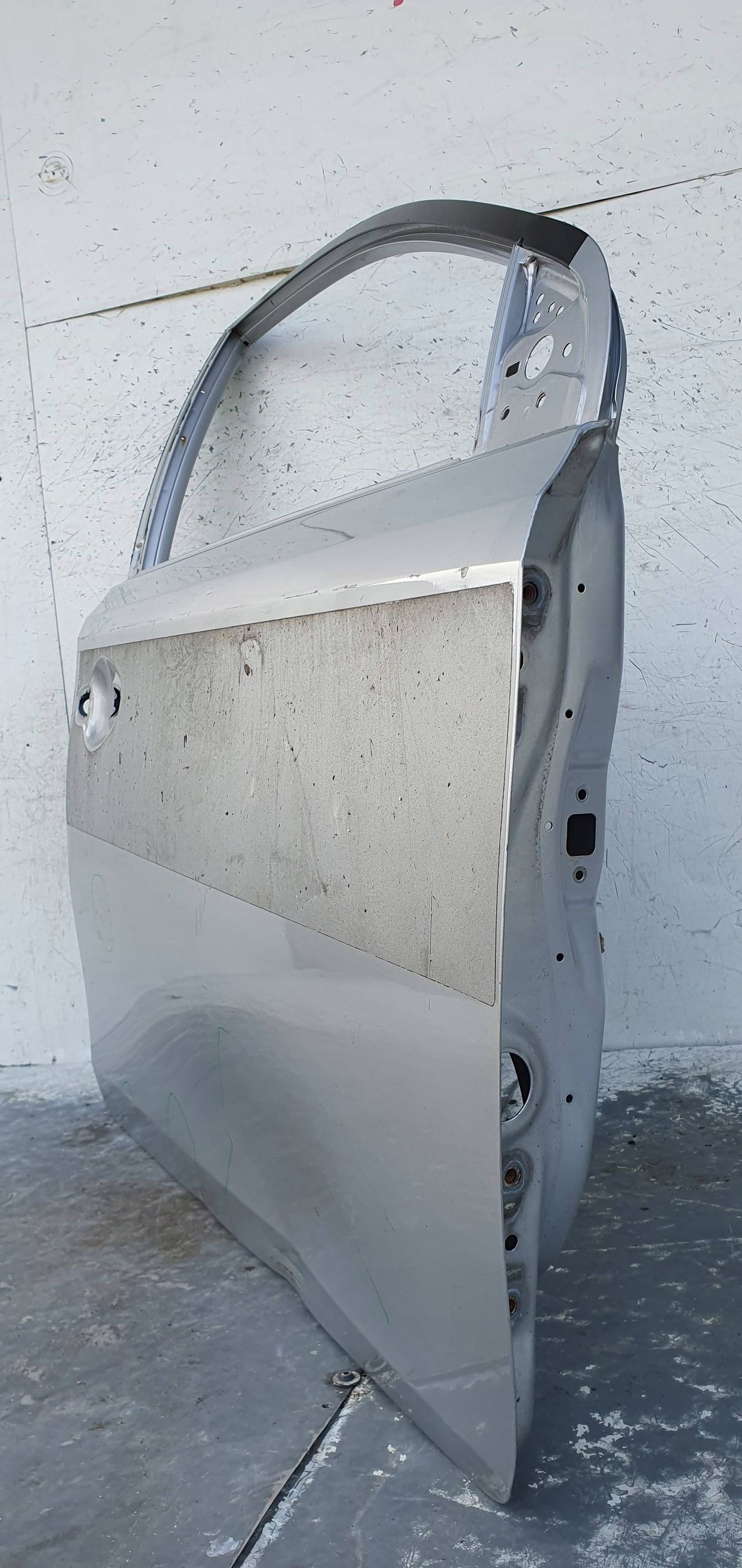 Toyota Auris II 2 E18 PRAVE PREDNE DVERE