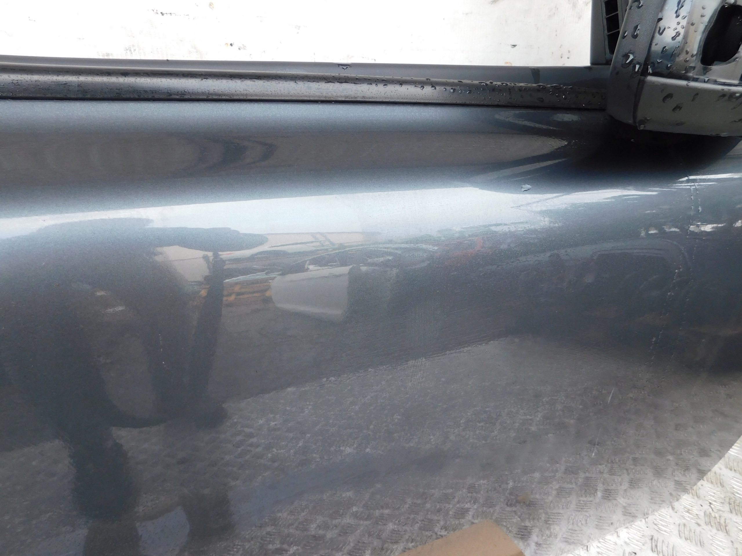 PRAVE DVERE VOLVO C30