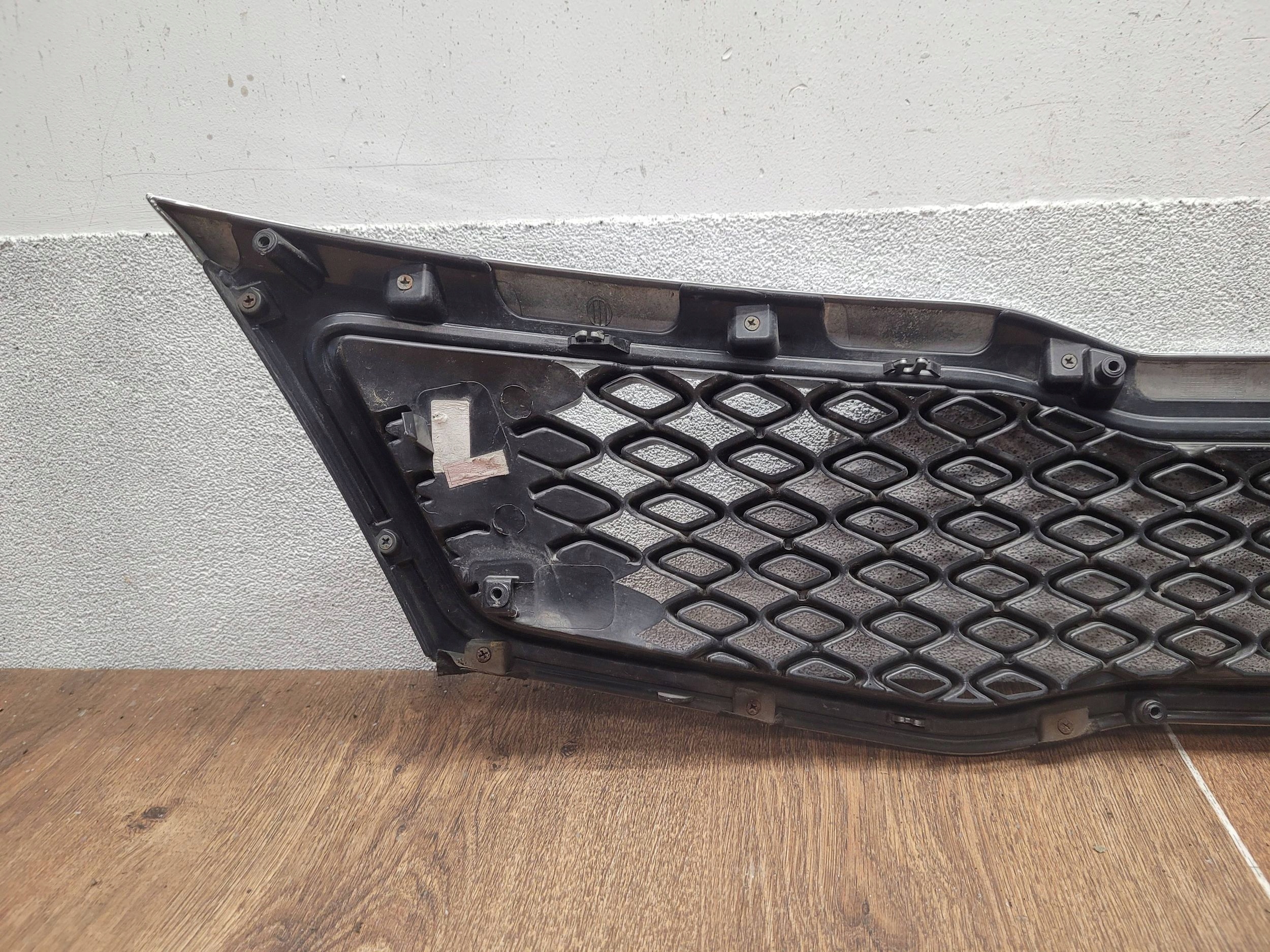 KIA Optima 86352-2T000 MRIEZKA LISTA PREDNÝ PREDNEa
