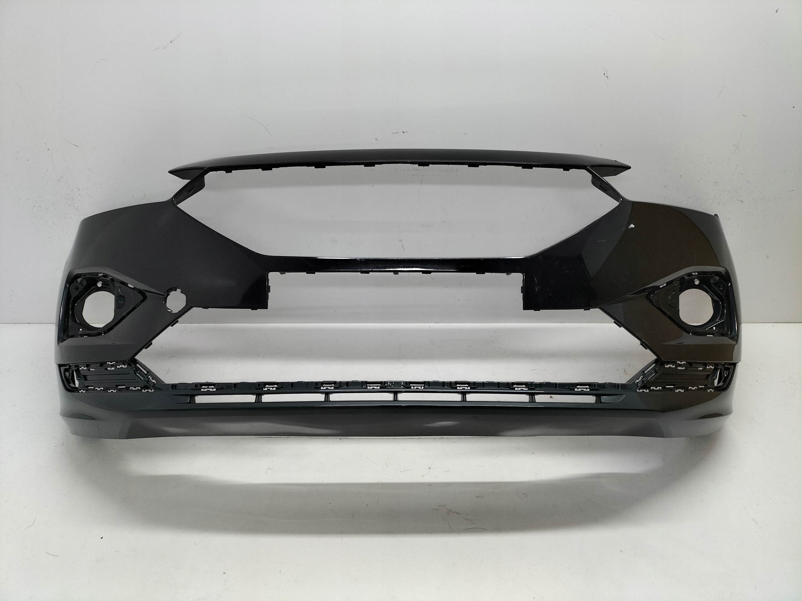 PREDNÝ NÁRAZNÍK SEAT TARRACO 18-