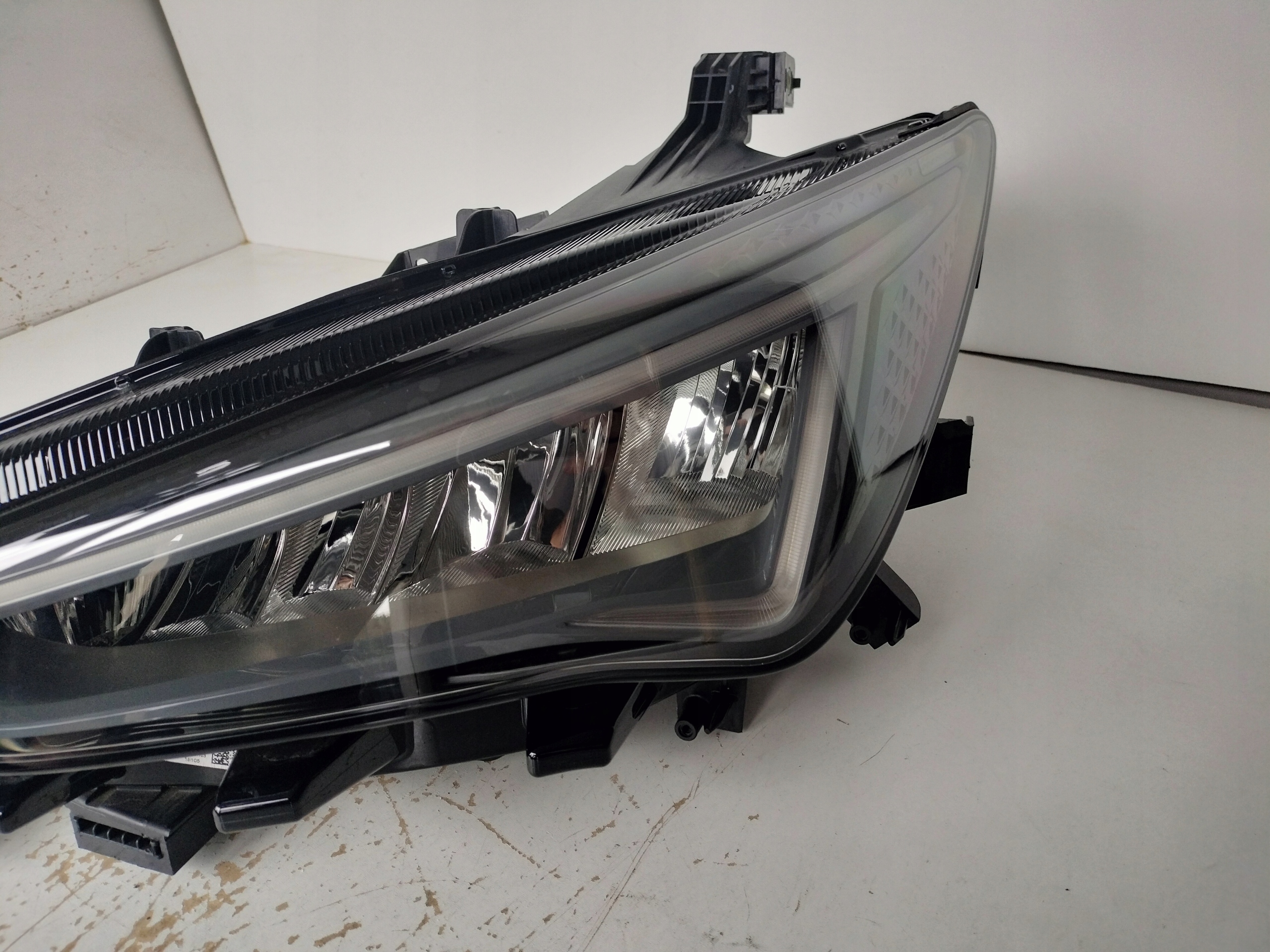 LAVE PREDNE SVETLO SEAT CUPRA BORN 10E 21- FULL LED