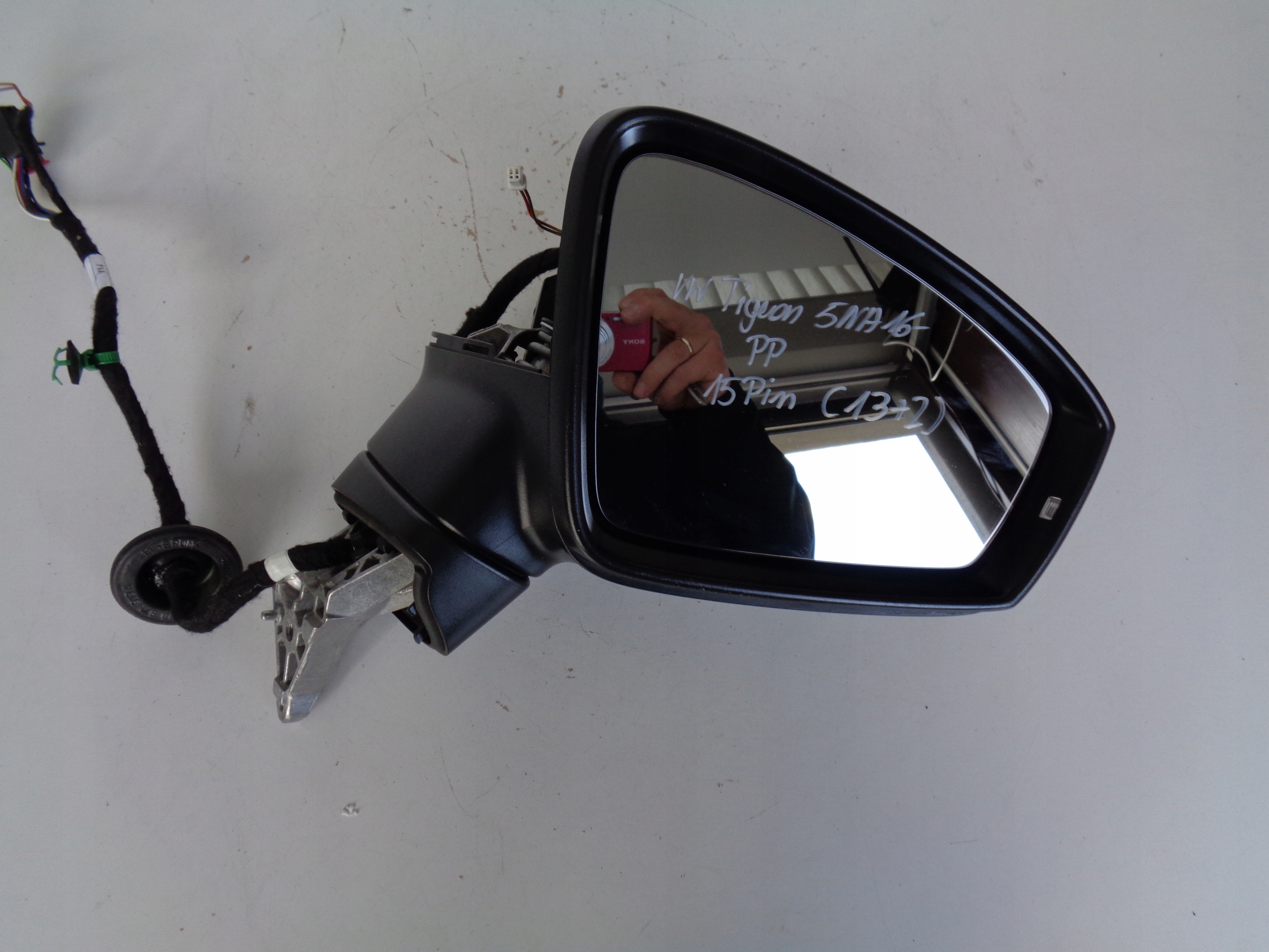 PRAVE ZRKADLO VW TIGUAN 5NA 16- 15 PIN