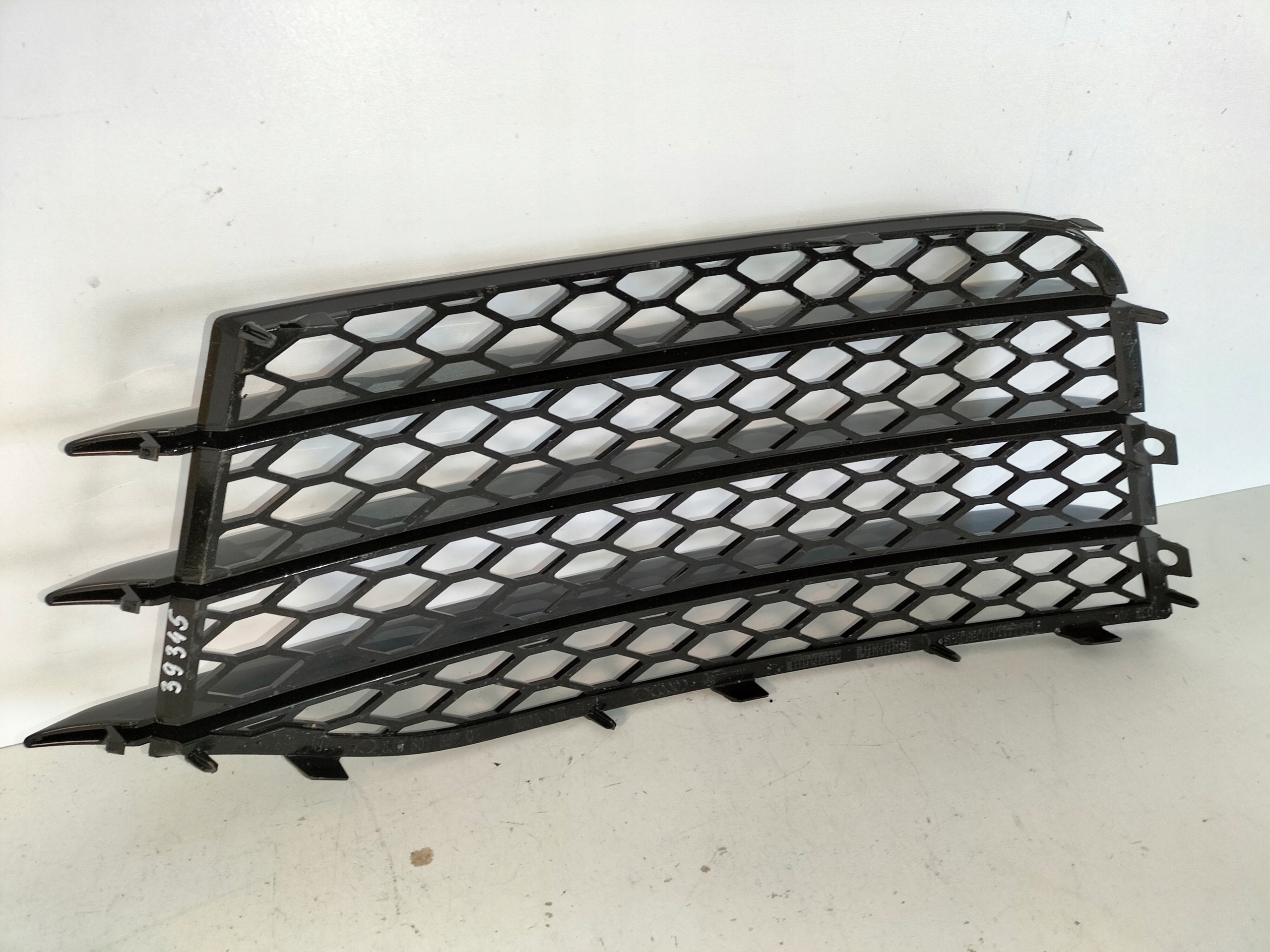 KRYTKA MRIEZKA PREDNEHO NARAZNIKA PRAVA AUDI TT RS 8J 06-14