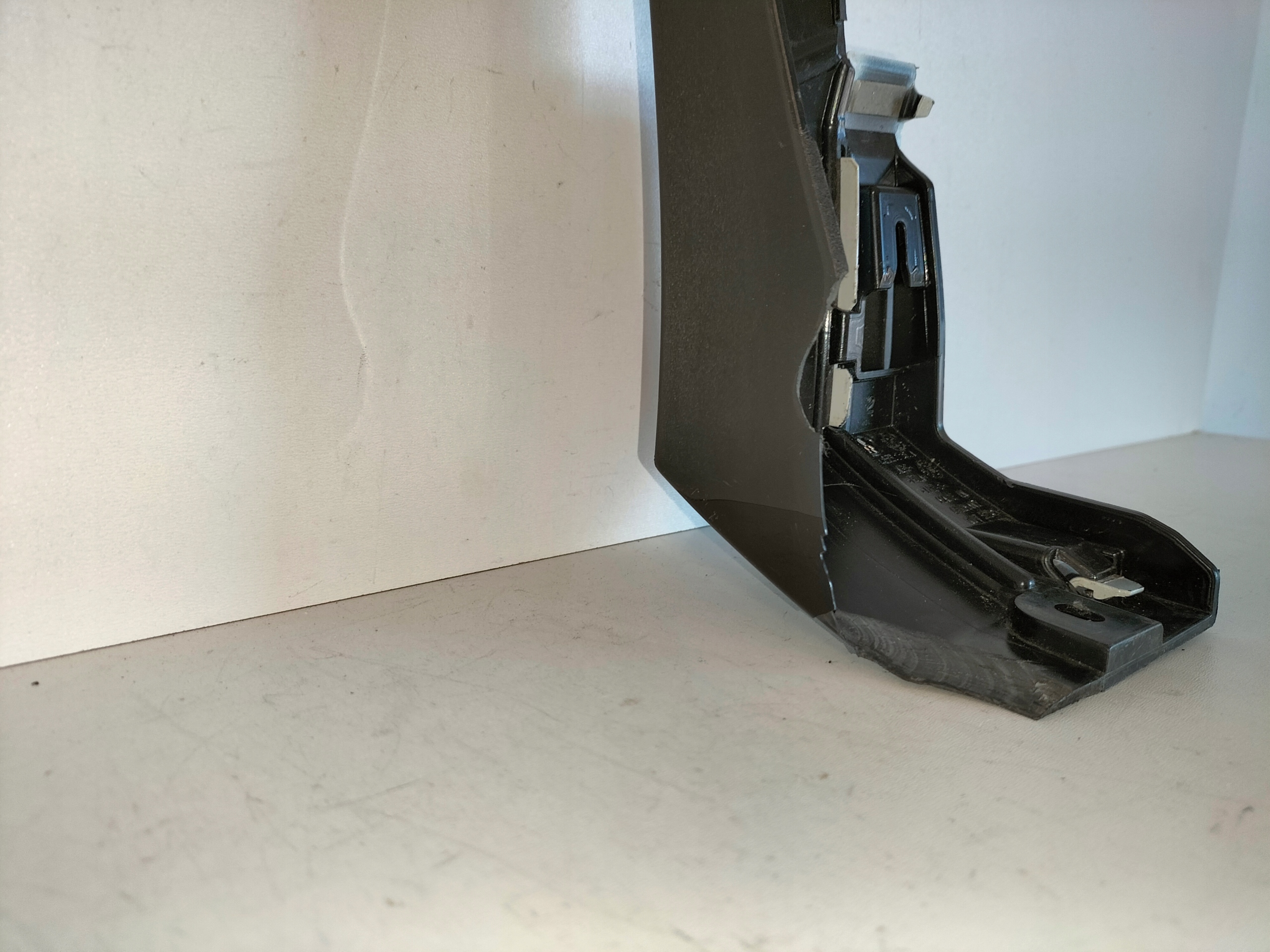 LISTA PRAVEHO PREDNEHO BLATNIKA VW TIGUAN III 24- R-LINE