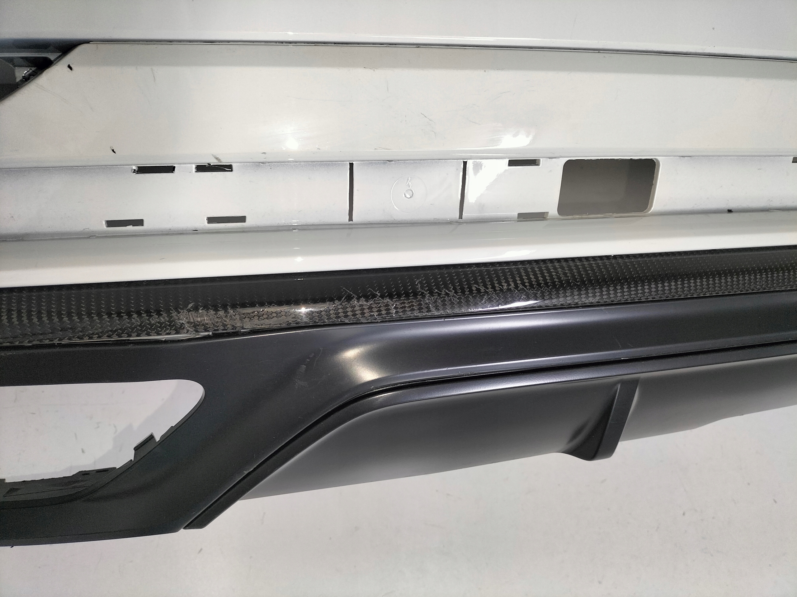 ZADNÝ NÁRAZNÍK AUDI Q8 SQ8 4M8 18- S-LINE