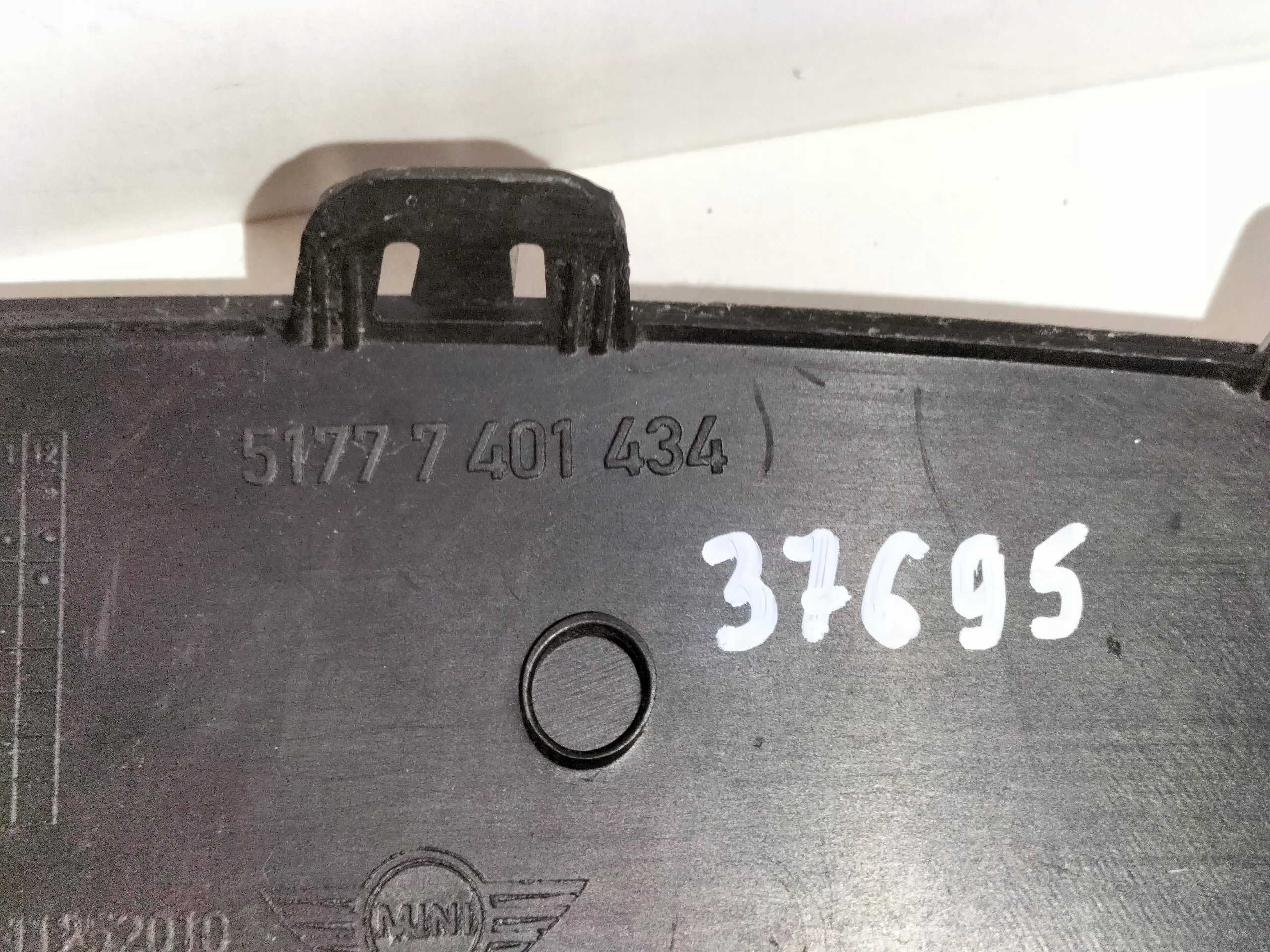 LIŠTA PRAVÉHO ZADNÉHO BLATNÍKA MINI COUNTRYMAN F60 17-